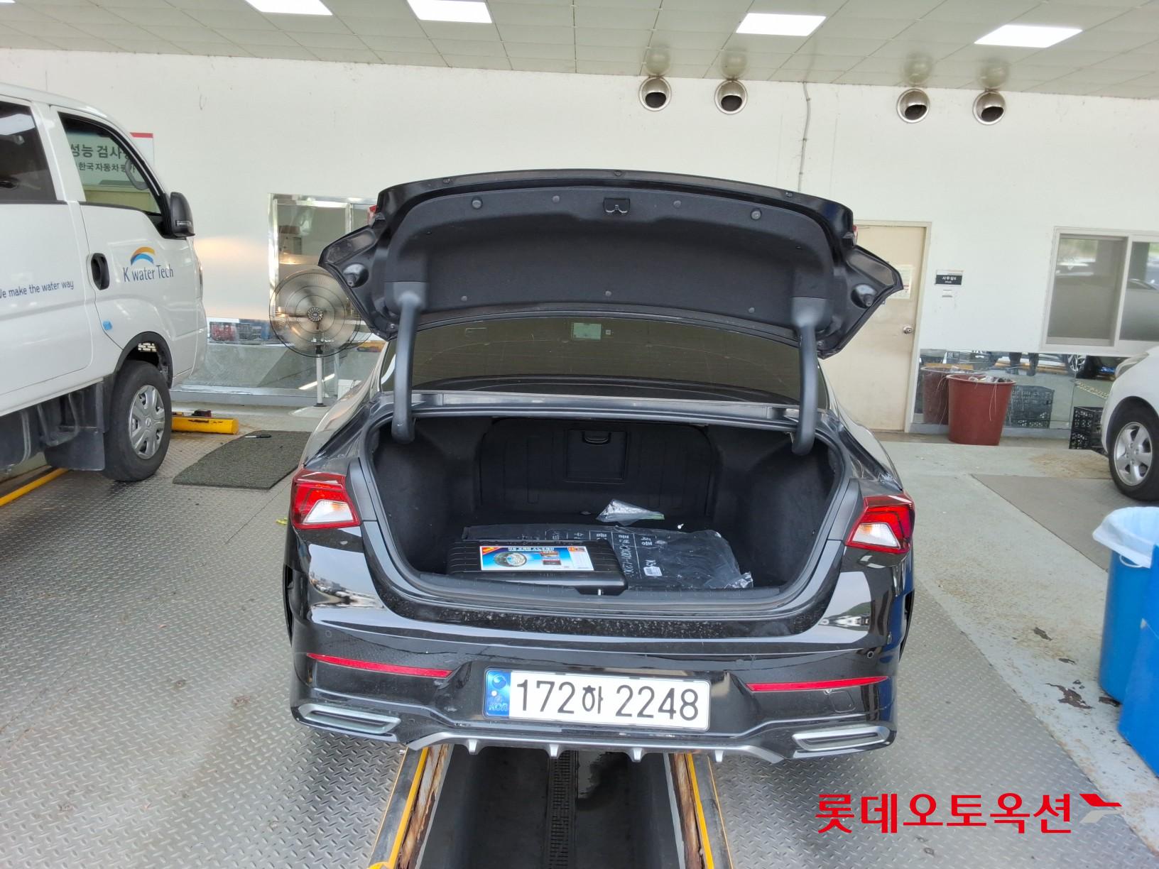 2022 - kia k5