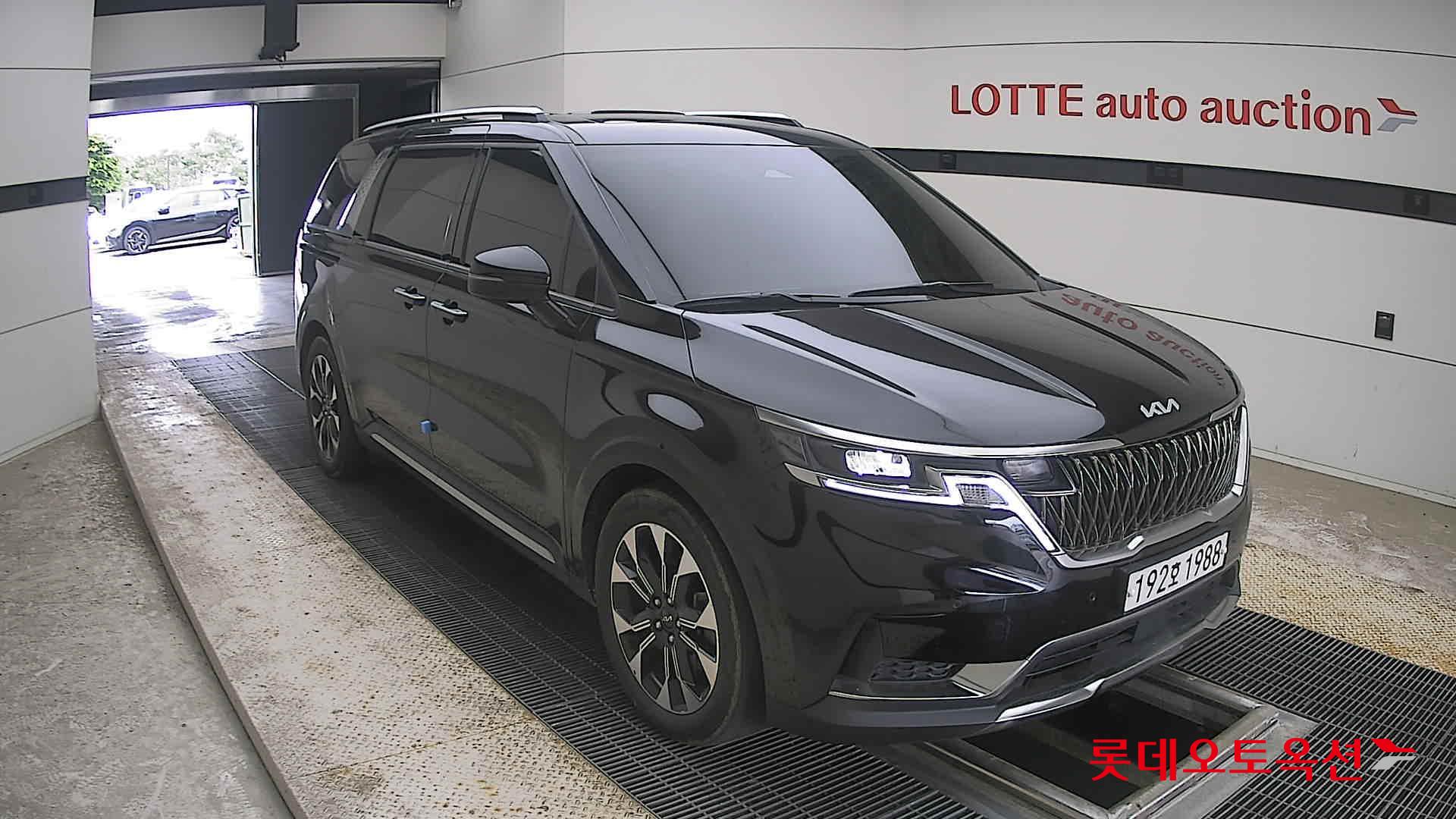2023 - kia carnival