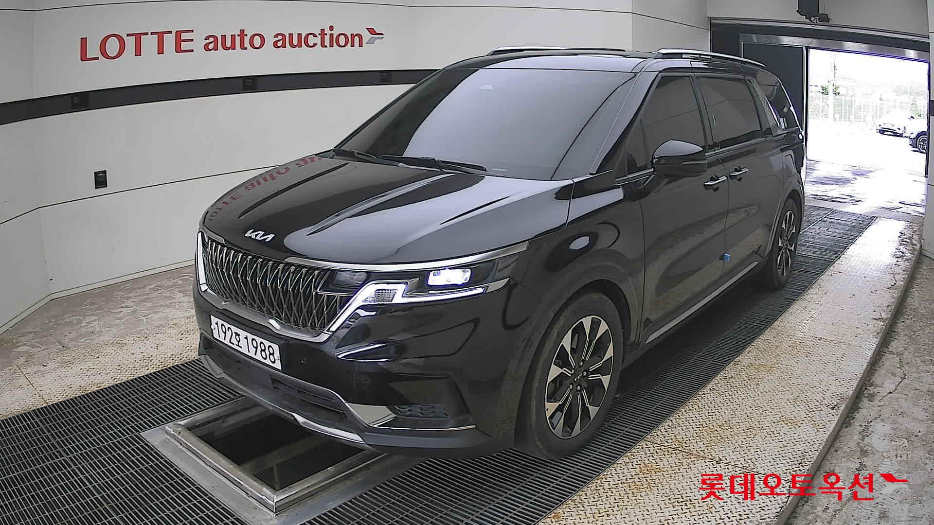 2023 - kia carnival