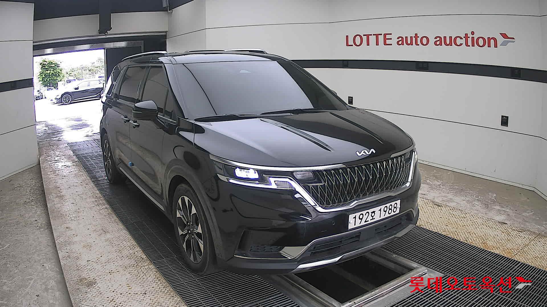 2023 - kia carnival