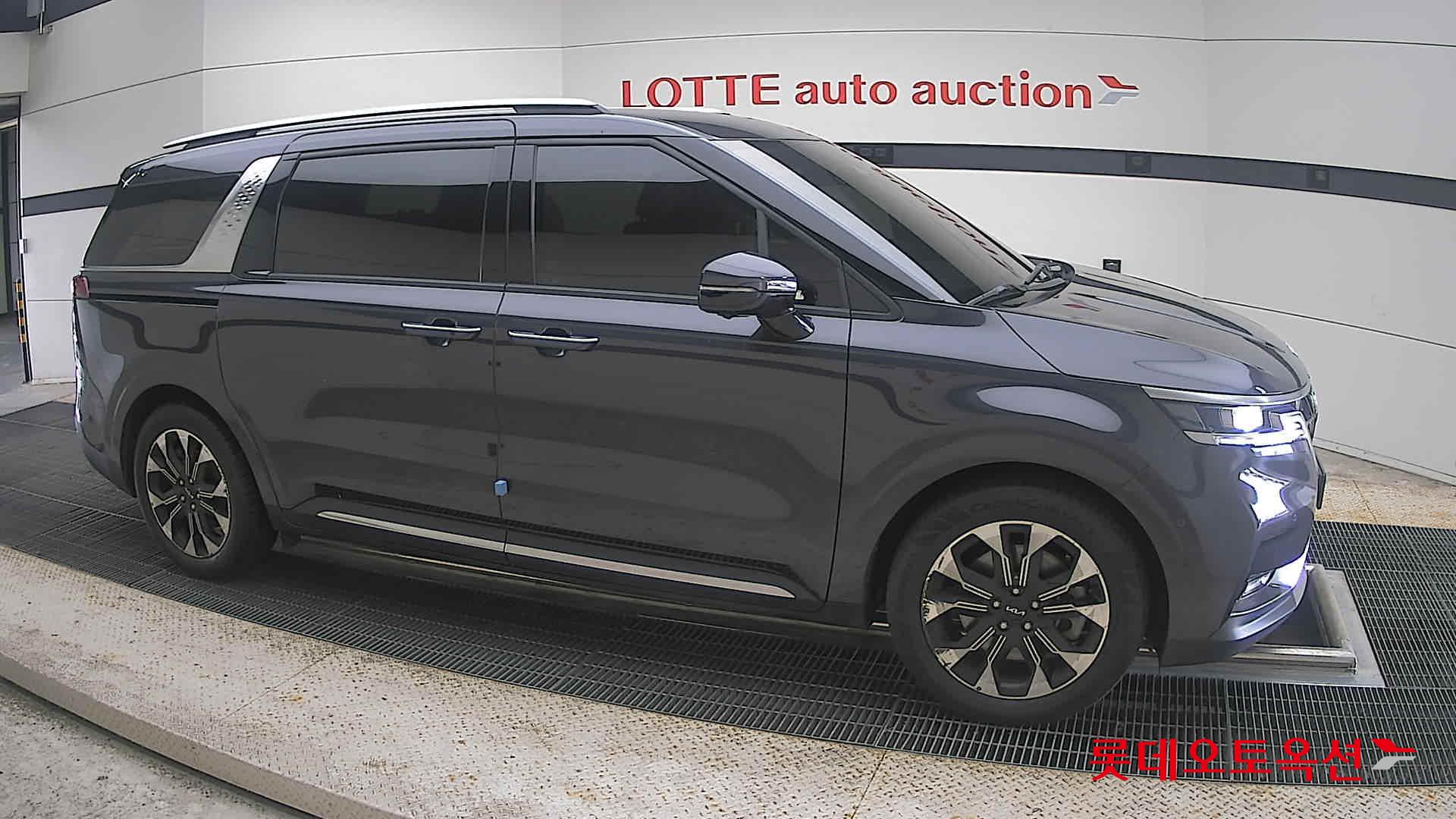 Kia Carnival id 4504315 из Кореи 17