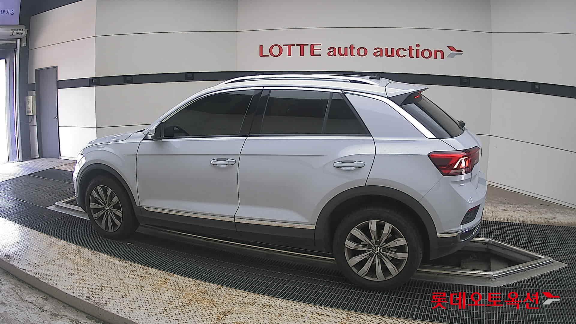 2021 - volkswagen t-roc