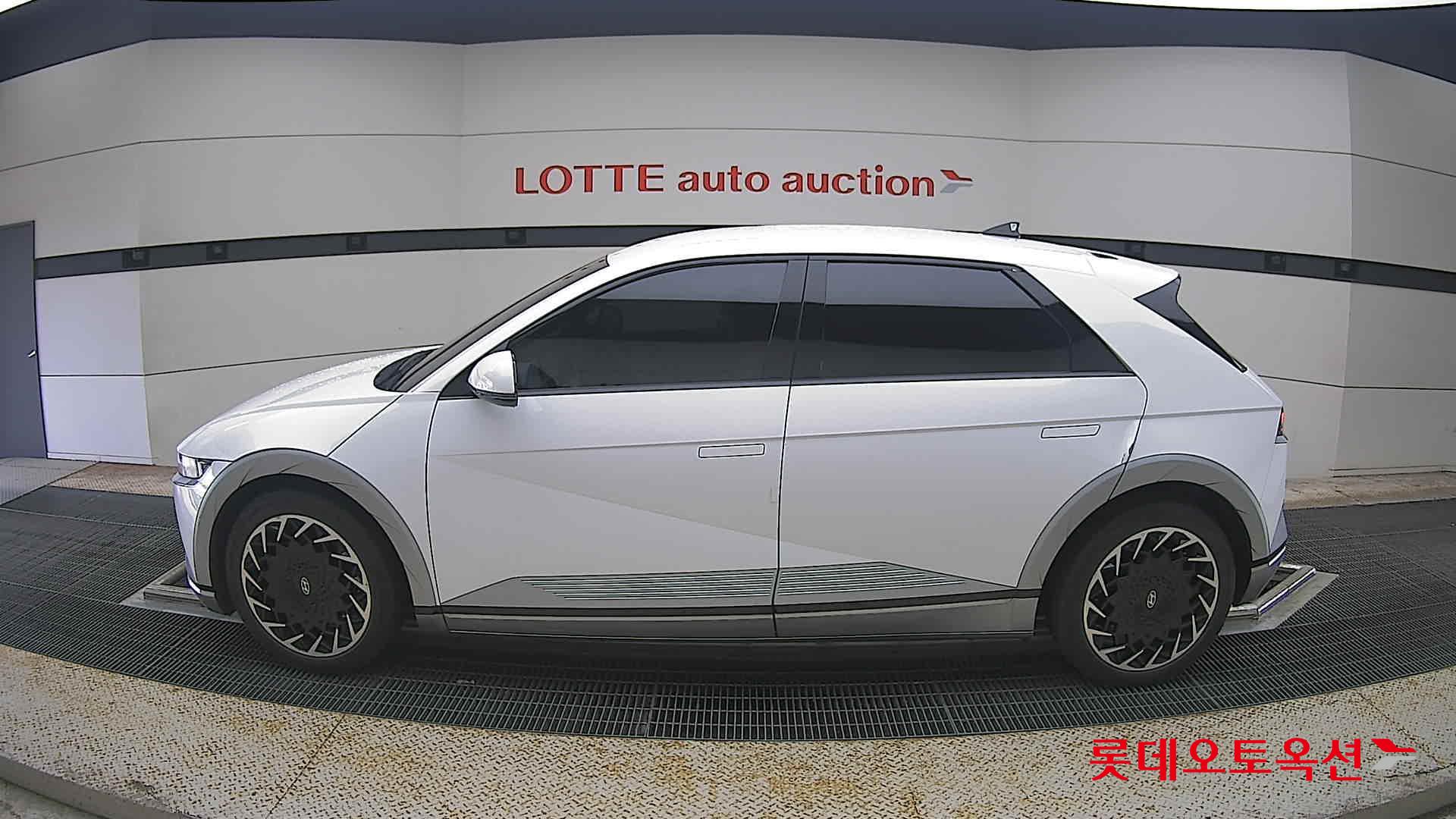 2023 - hyundai ioniq