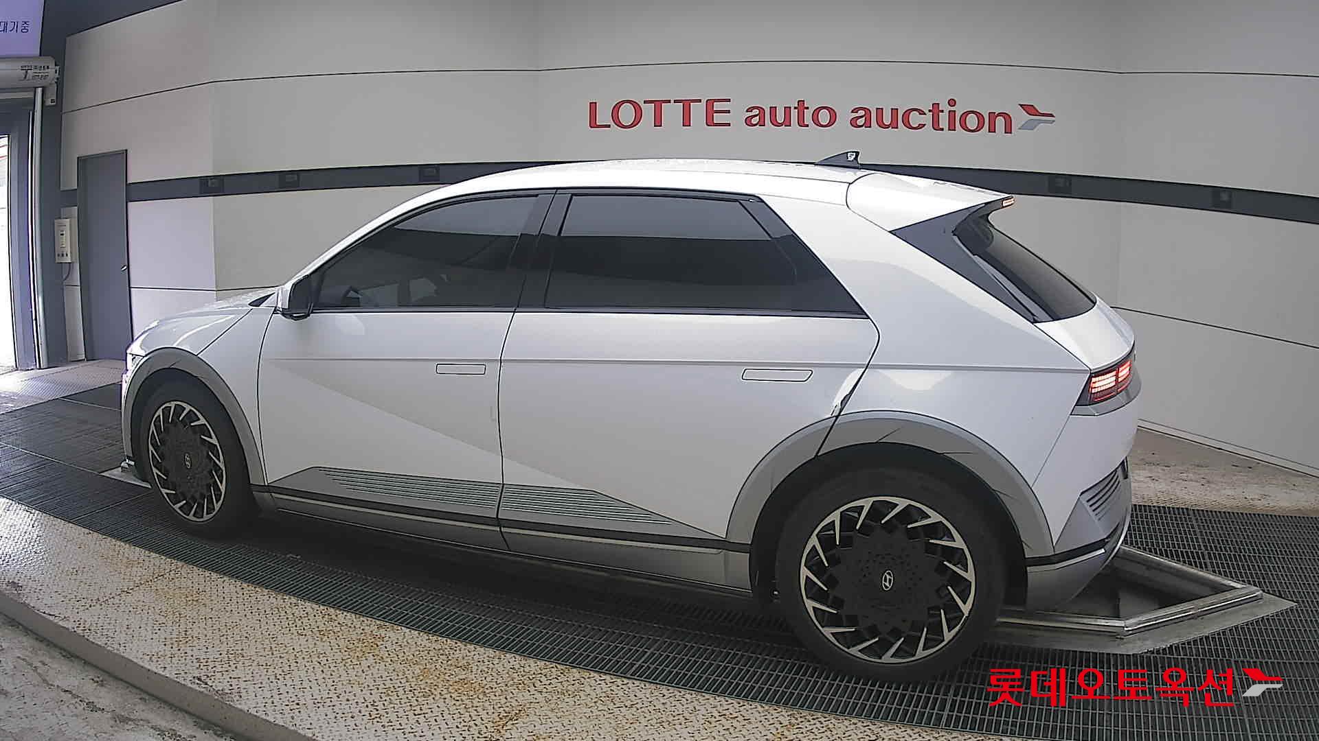 2023 - hyundai ioniq