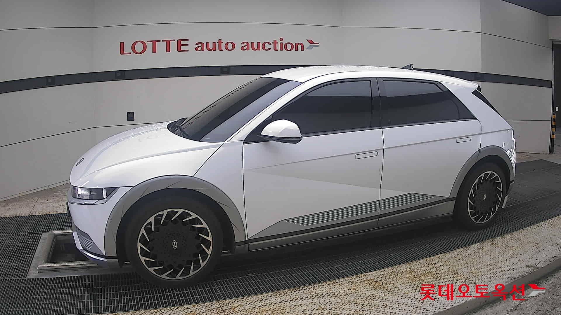 2023 - hyundai ioniq
