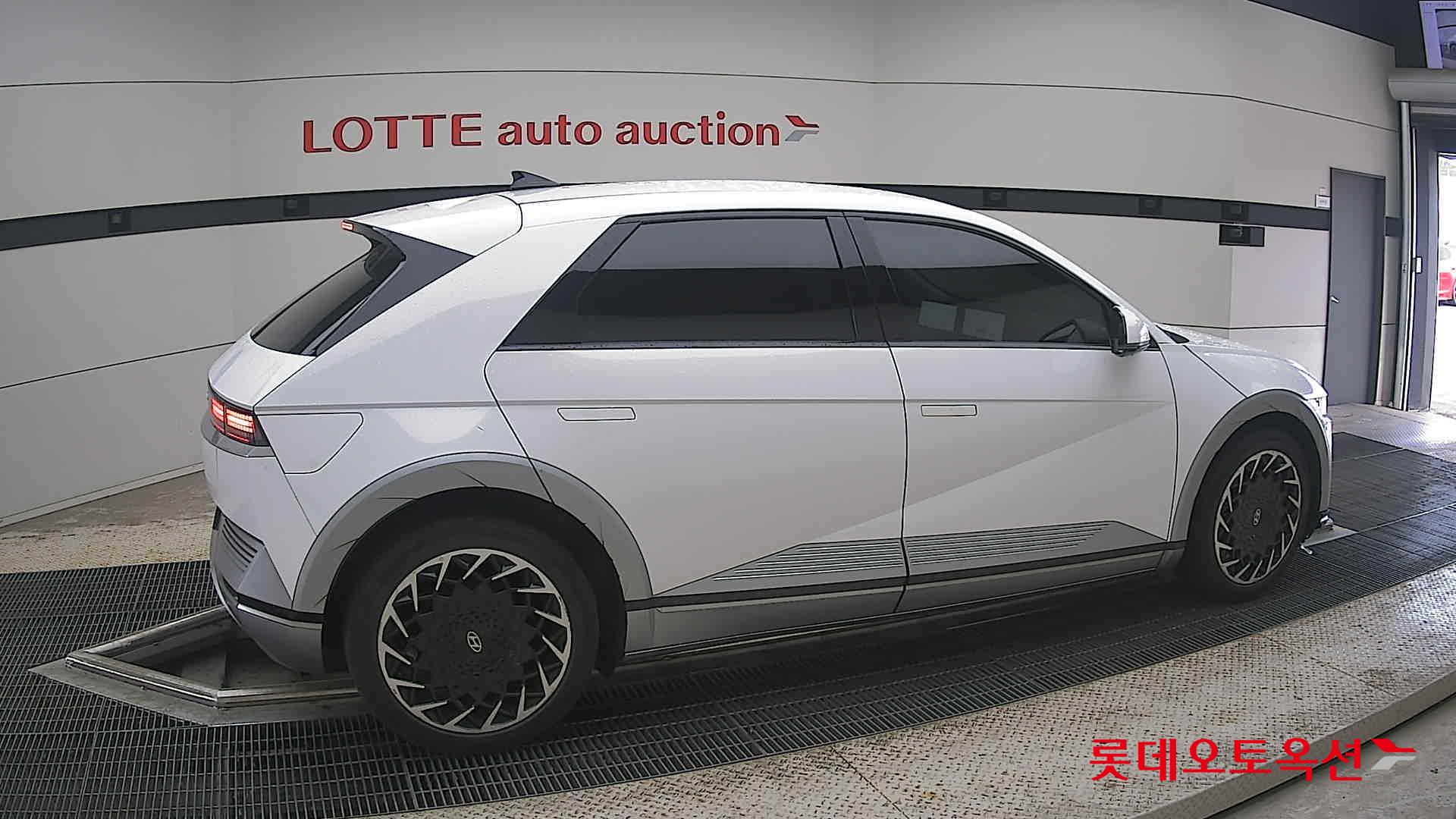 2023 - hyundai ioniq