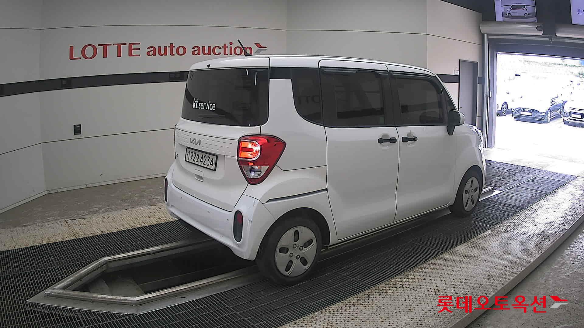 2022 - kia ray