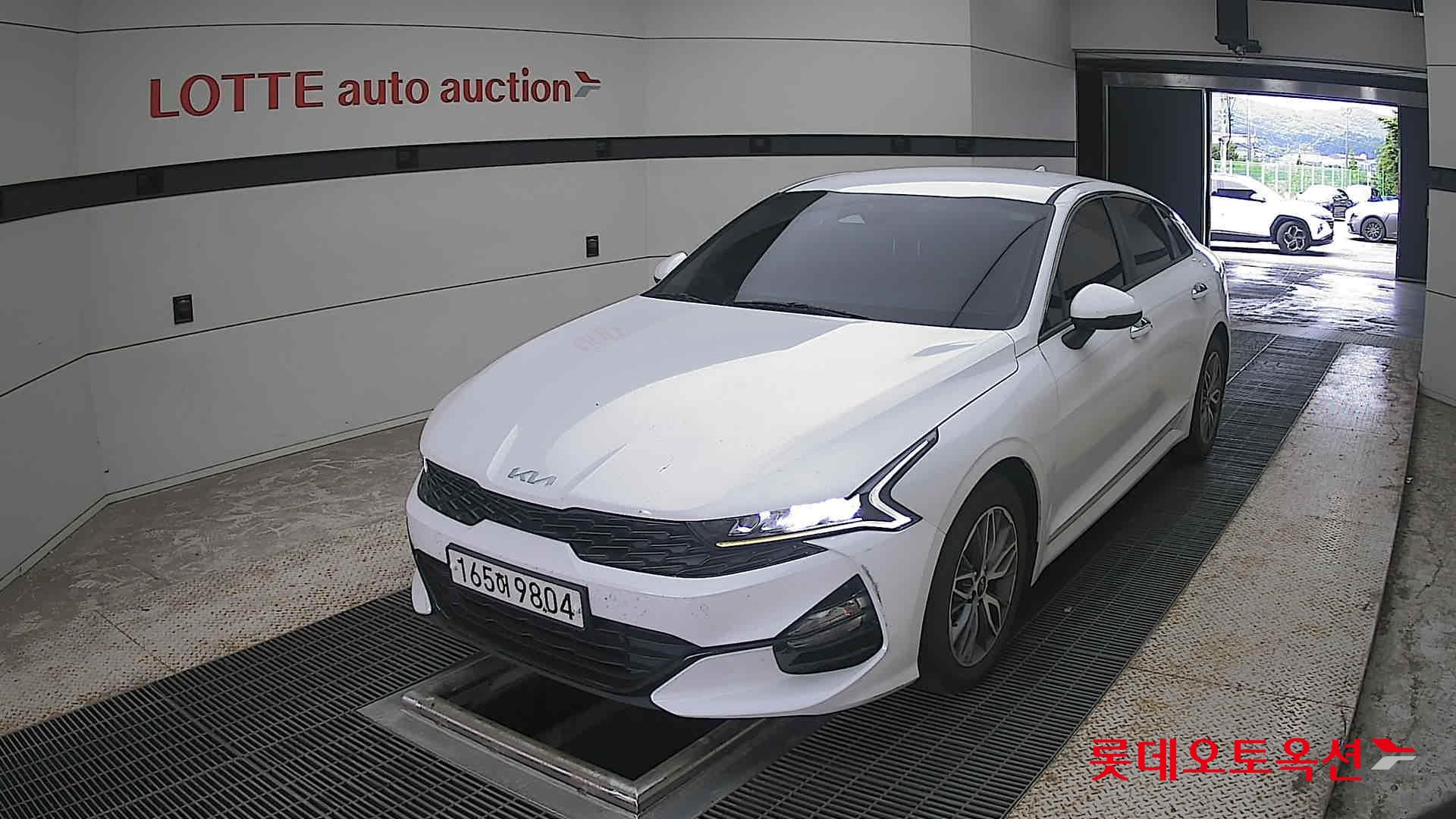 2022 - kia k5