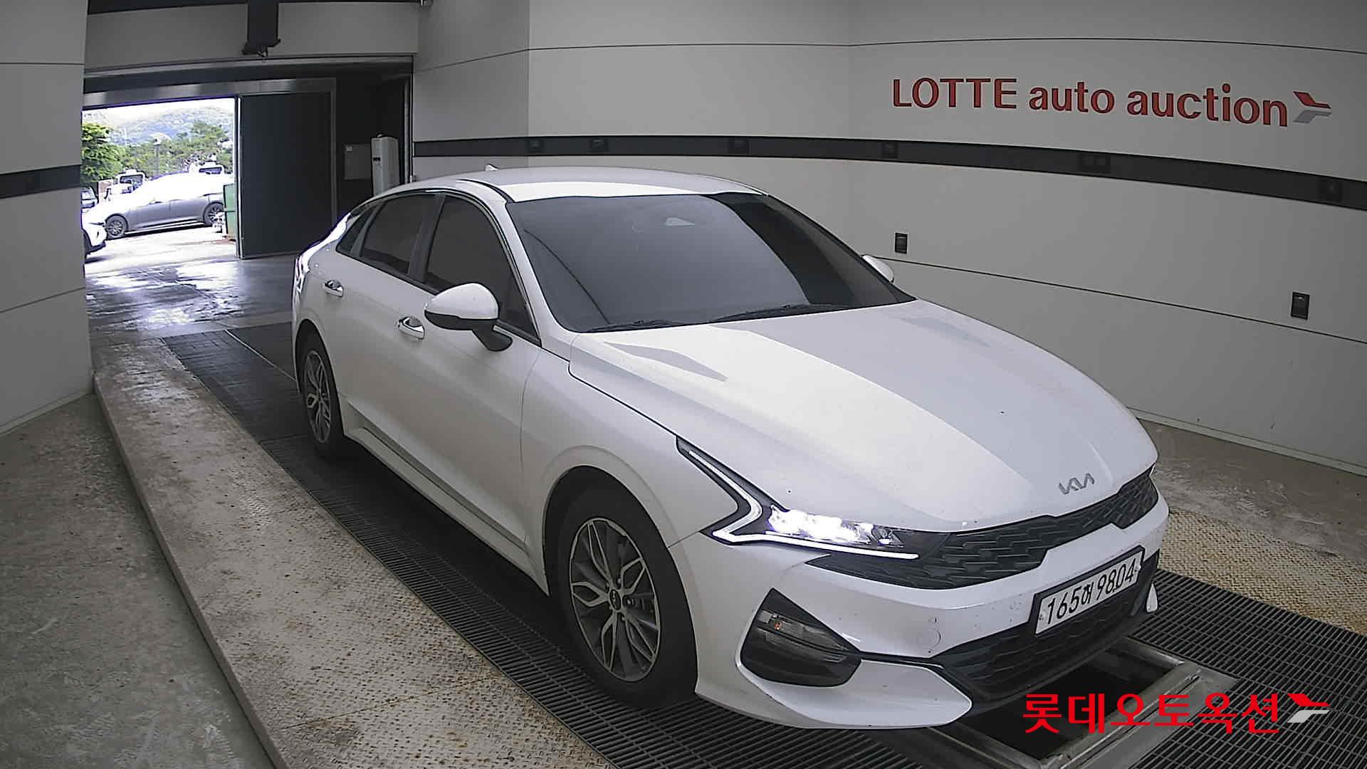 2022 - kia k5