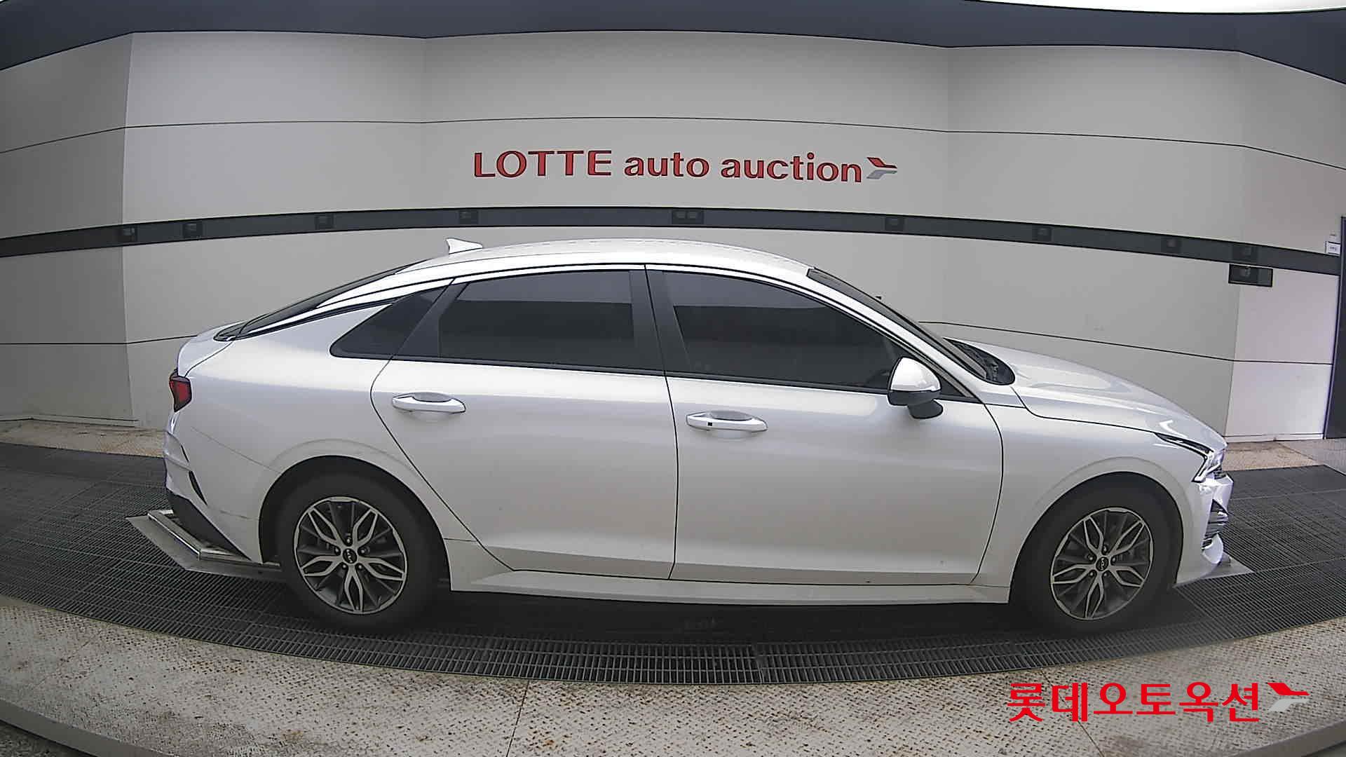 2022 - kia k5