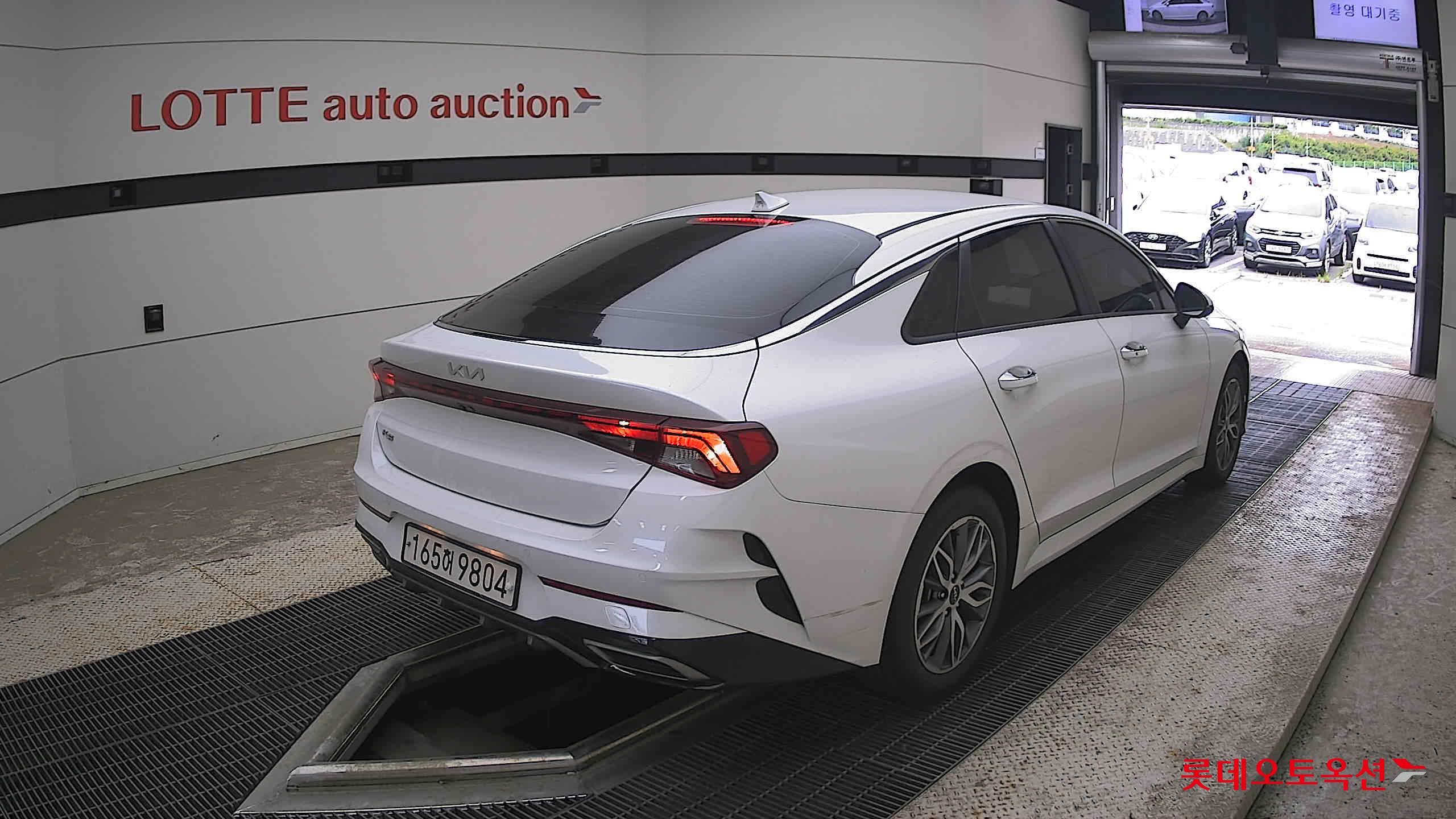 2022 - kia k5