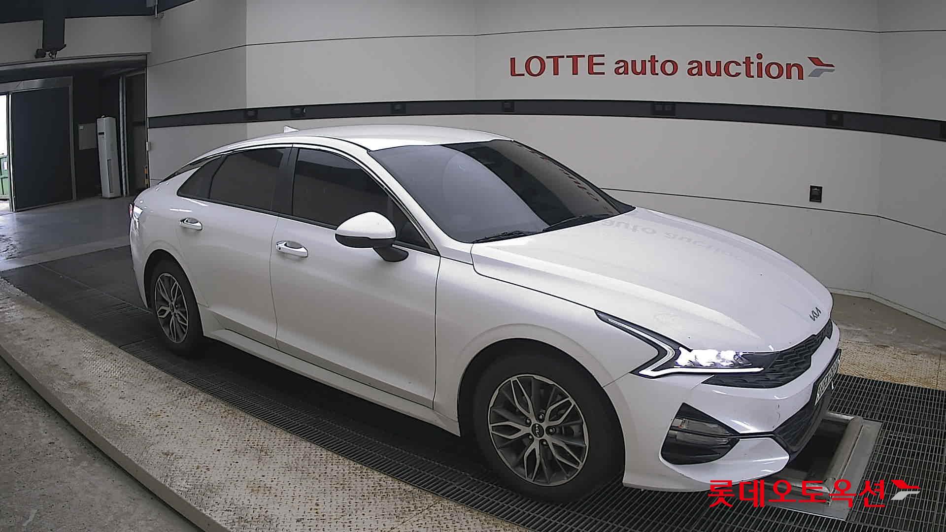 2022 - kia k5