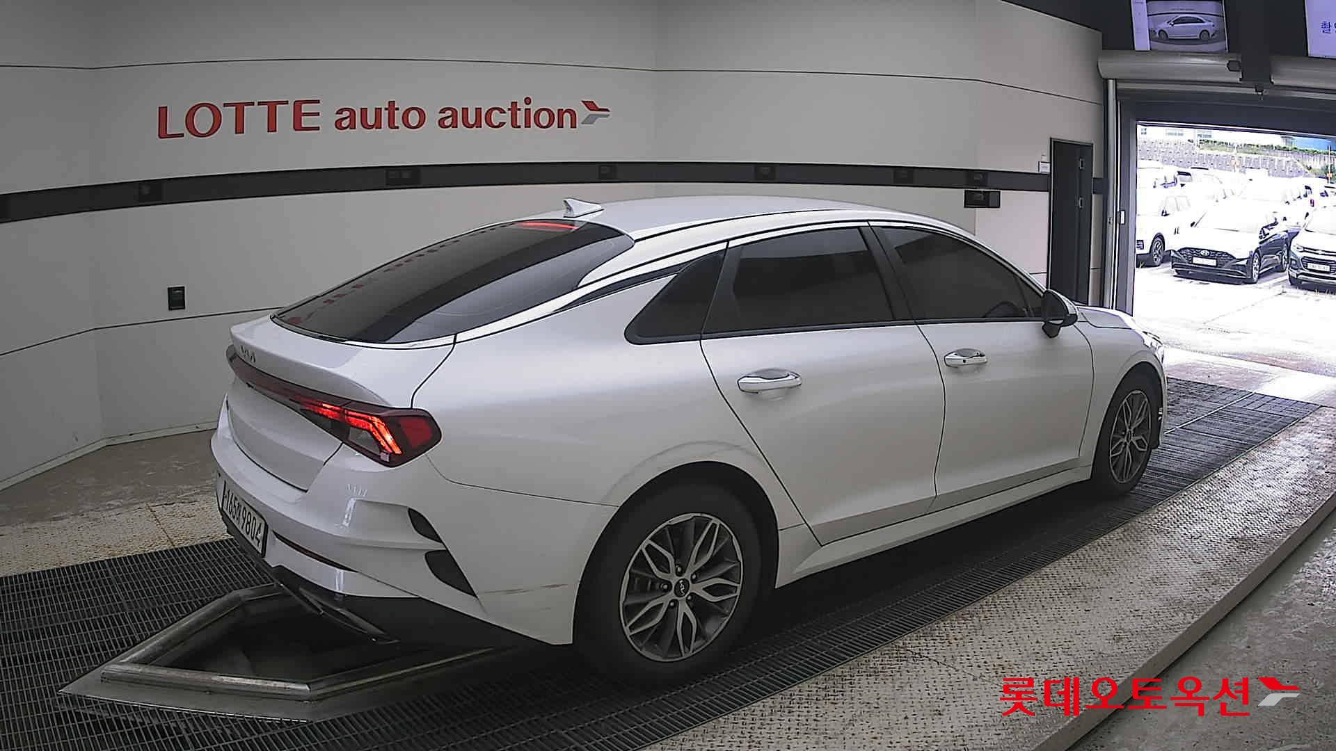 2022 - kia k5