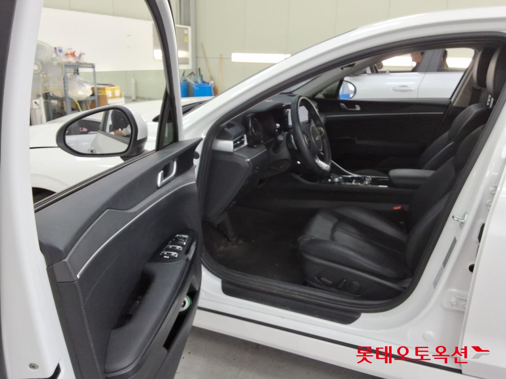 2022 - kia k5