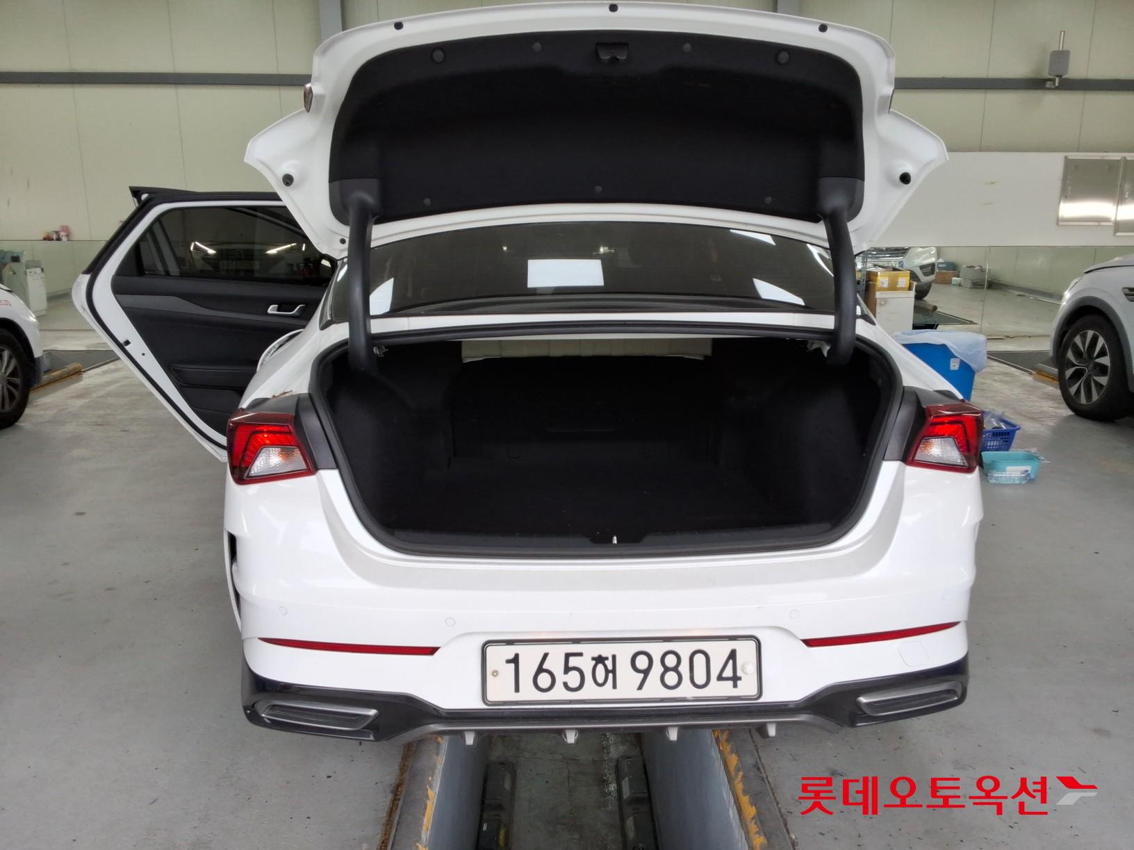 2022 - kia k5