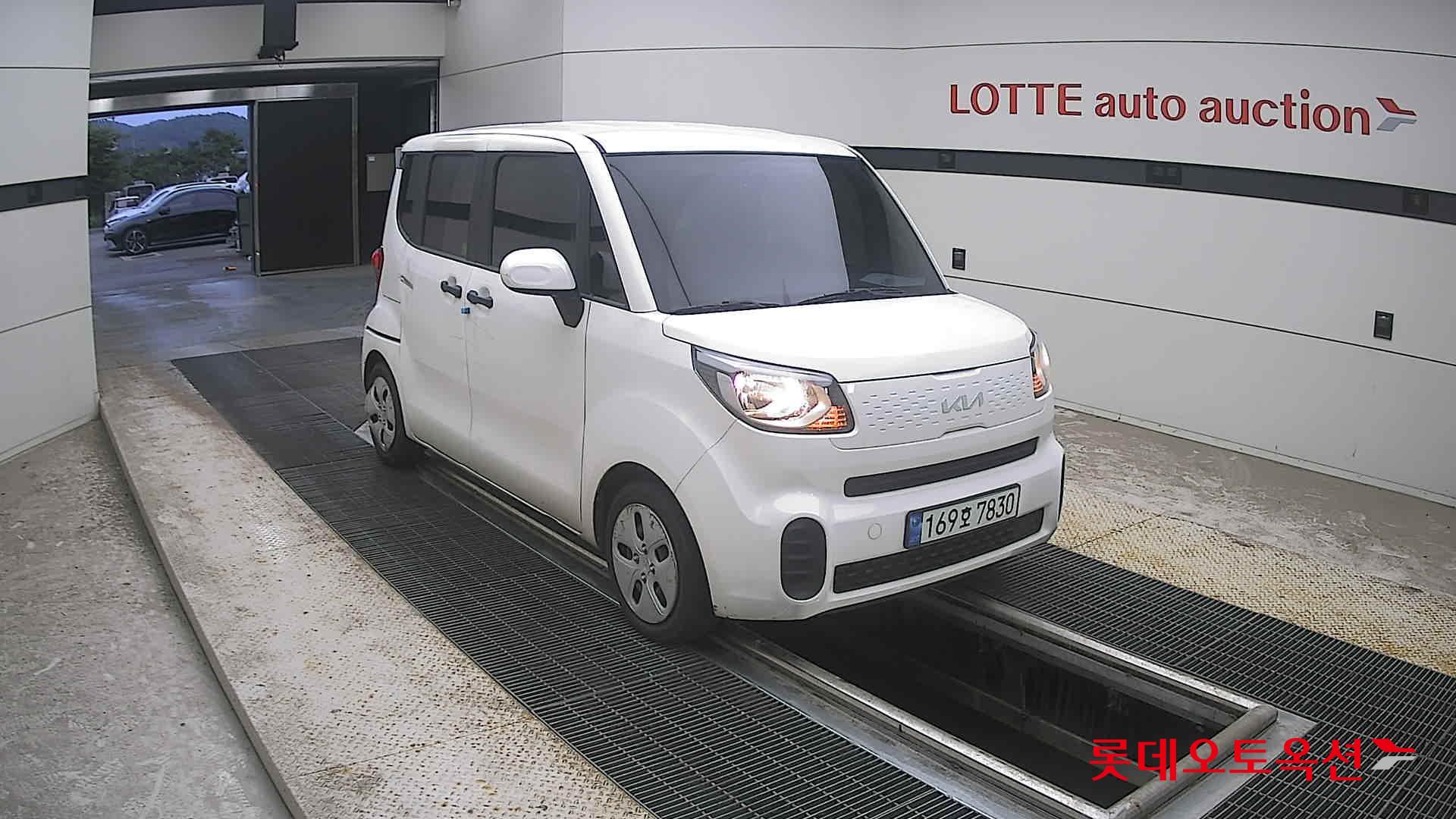 2022 - kia ray