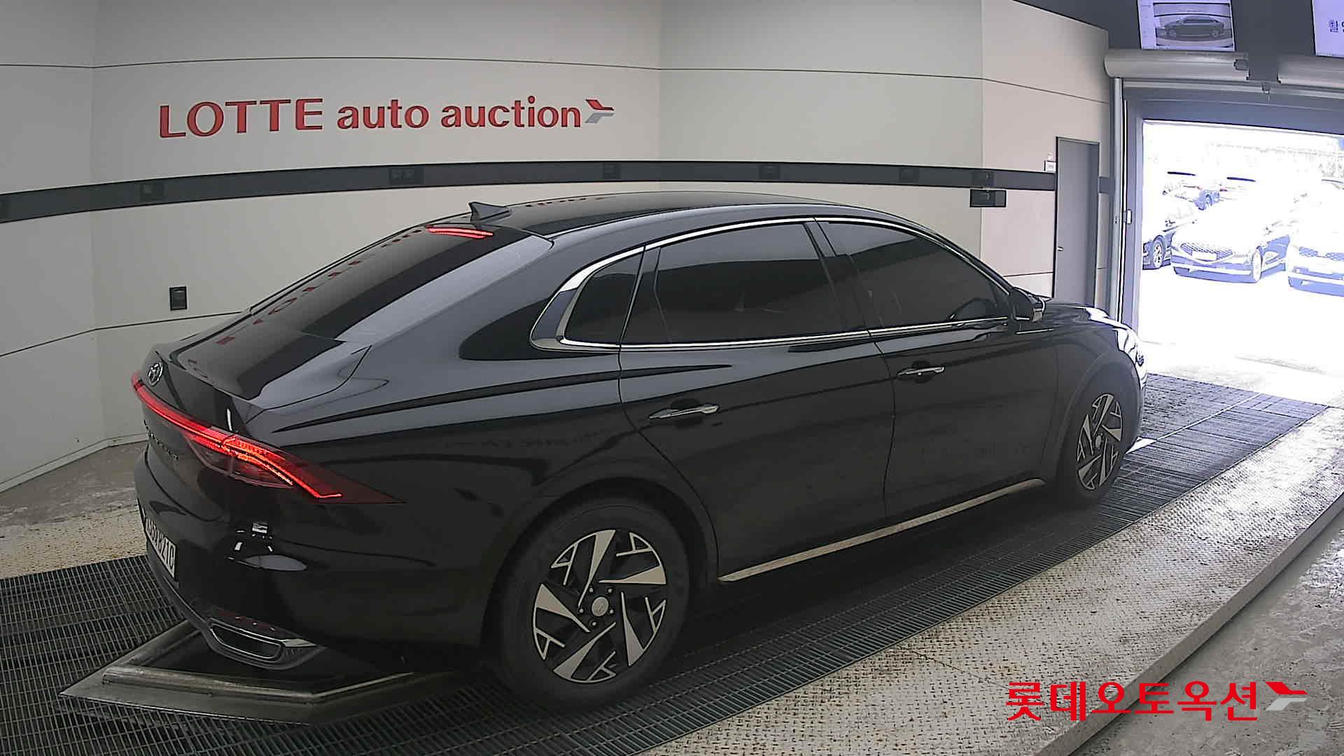 2022 - hyundai grandeur