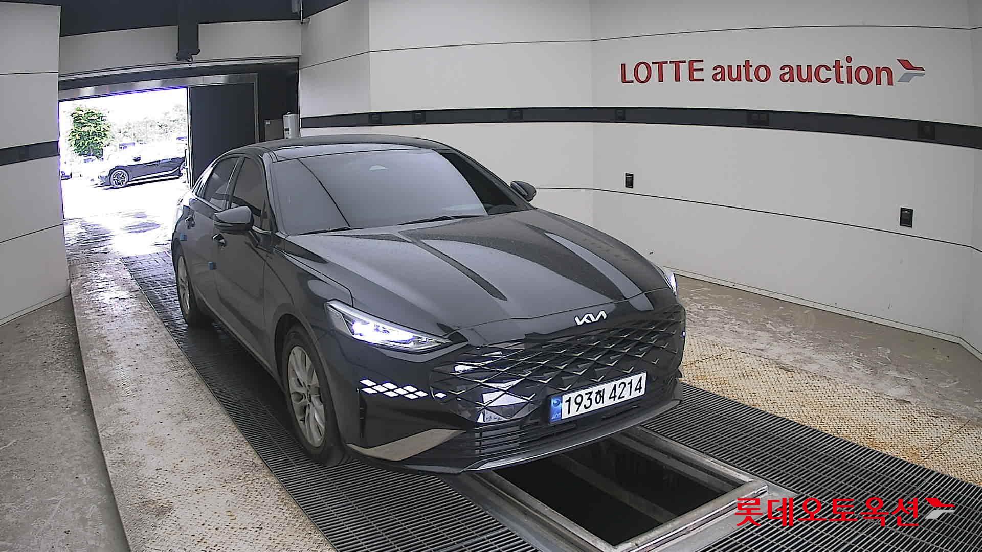 2023 - kia k8