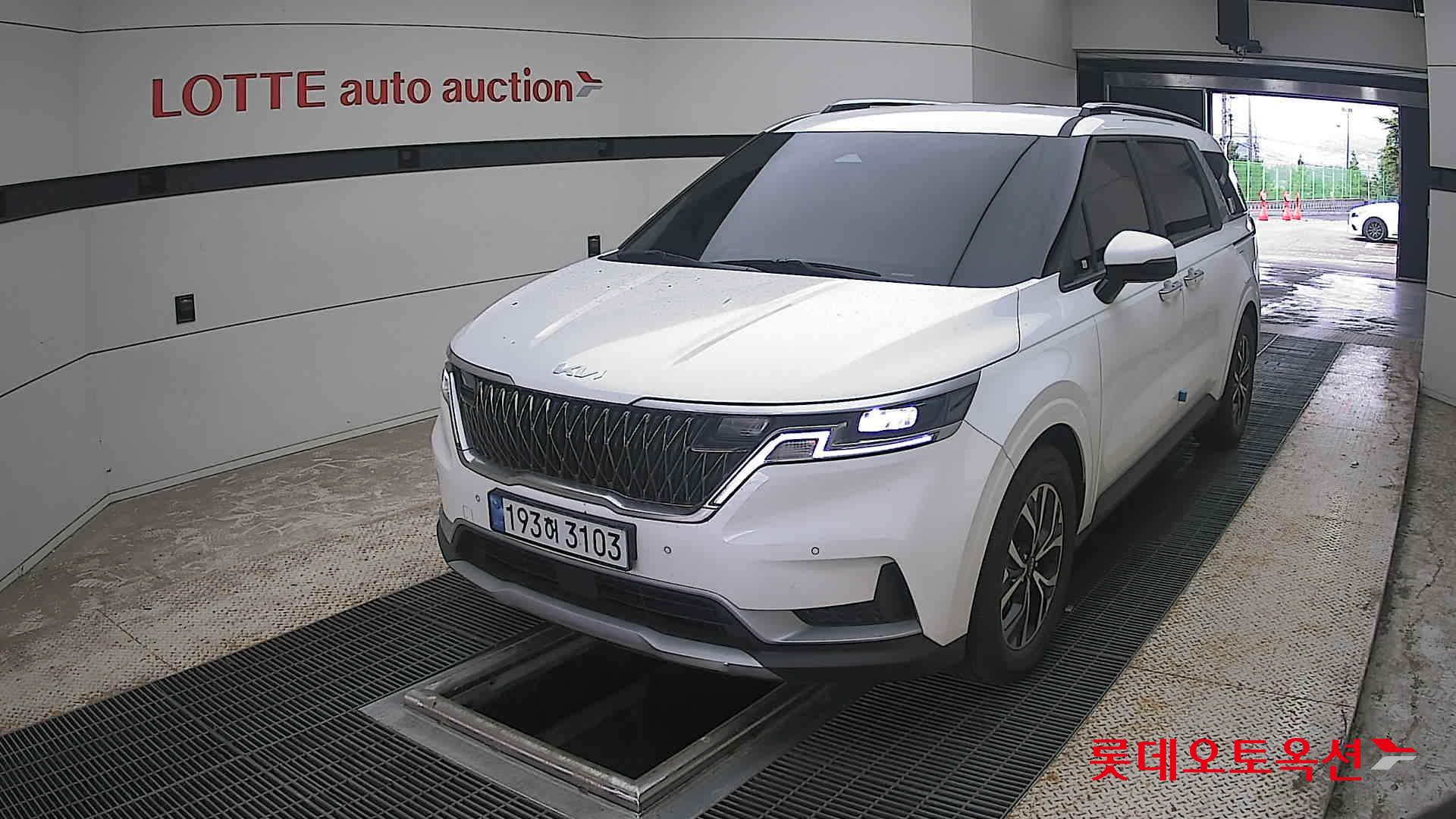 2023 - kia carnival
