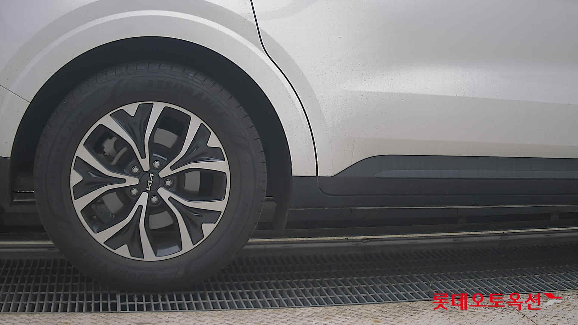 2023 - kia carnival