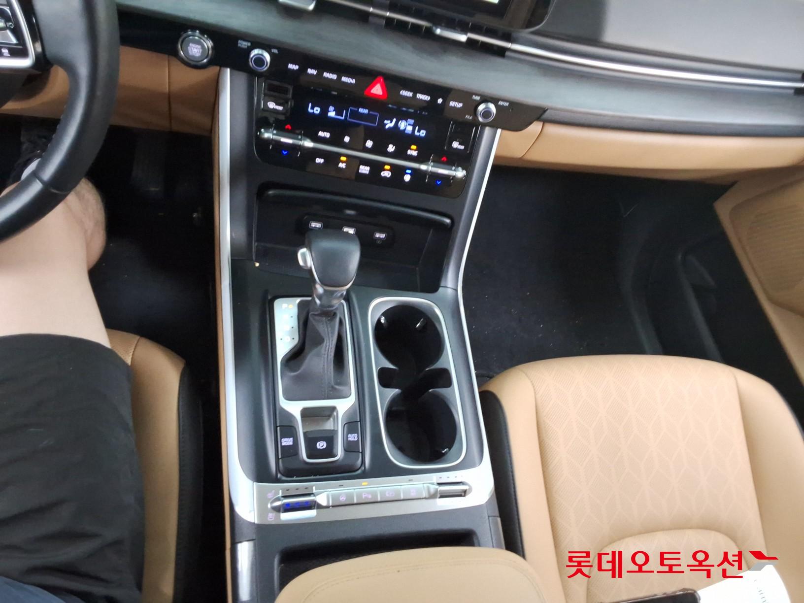 2023 - kia carnival