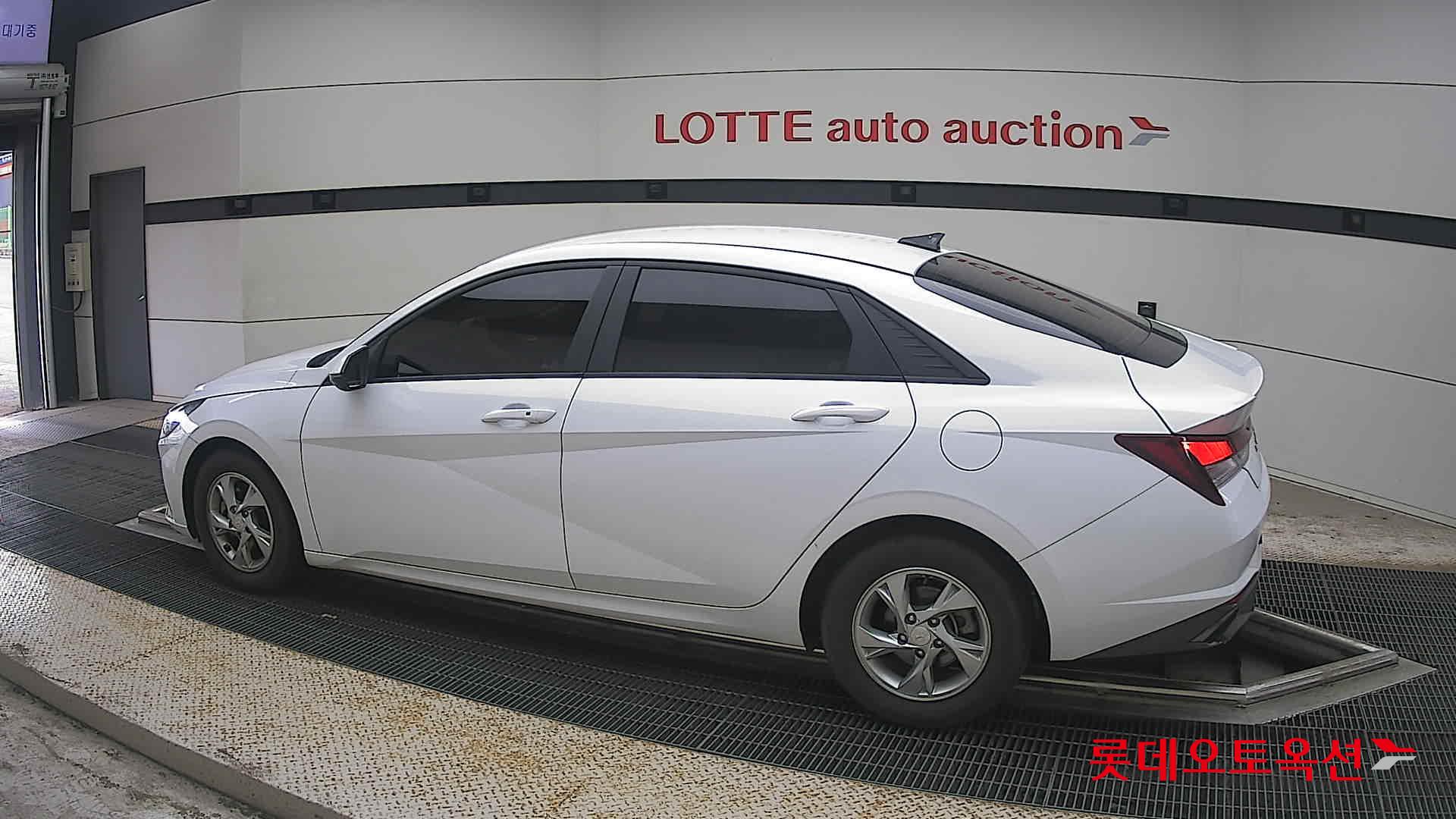 2022 - hyundai avante