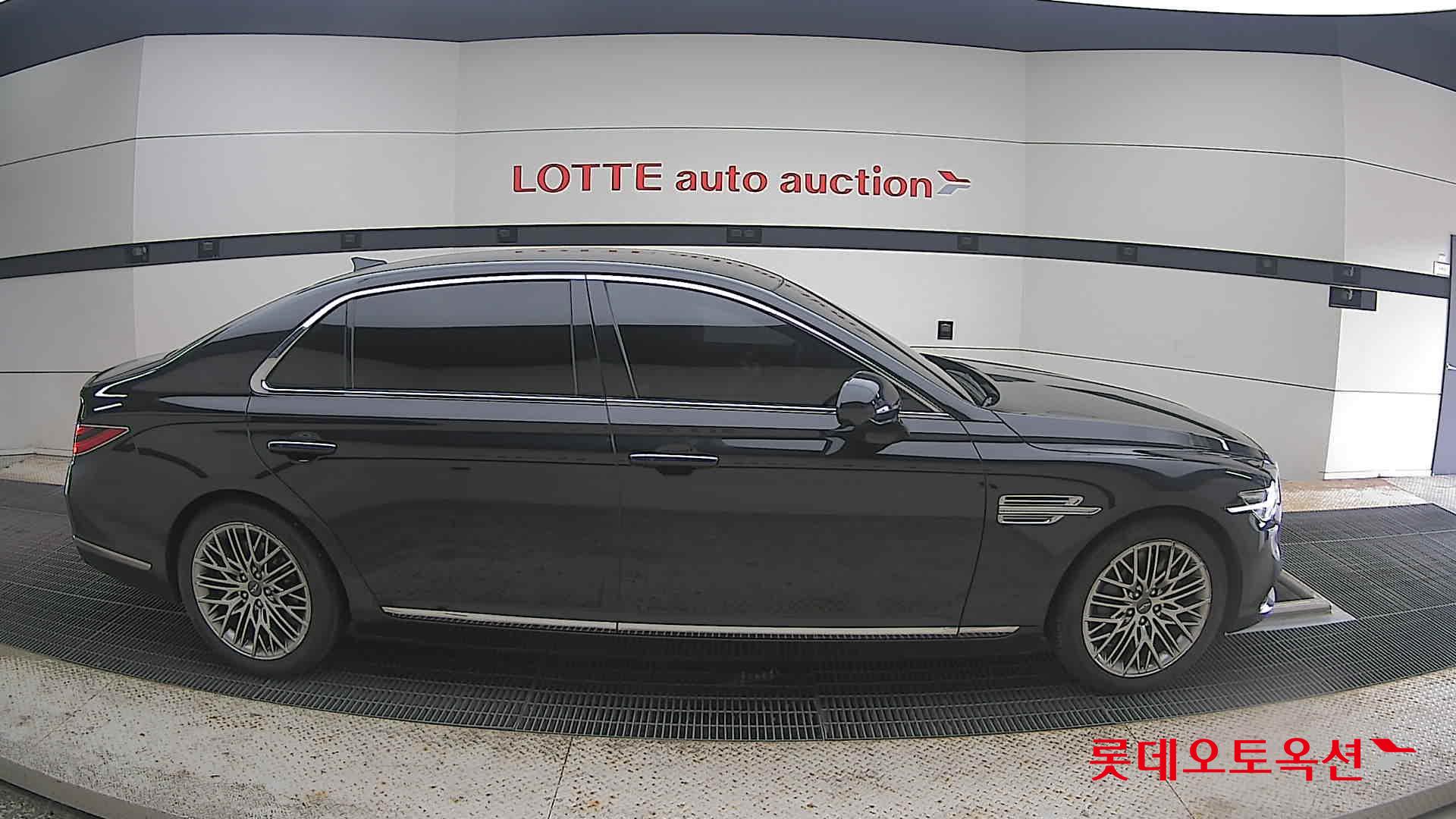 2021 - genesis g90