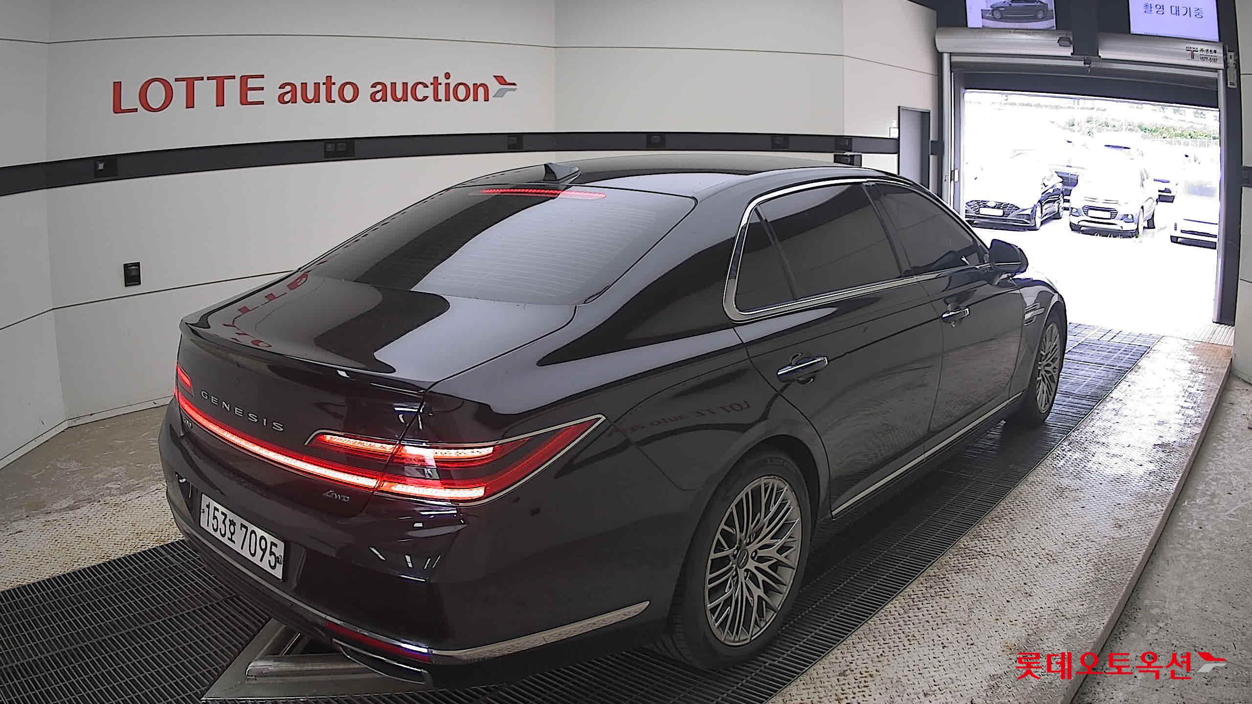 2021 - genesis g90