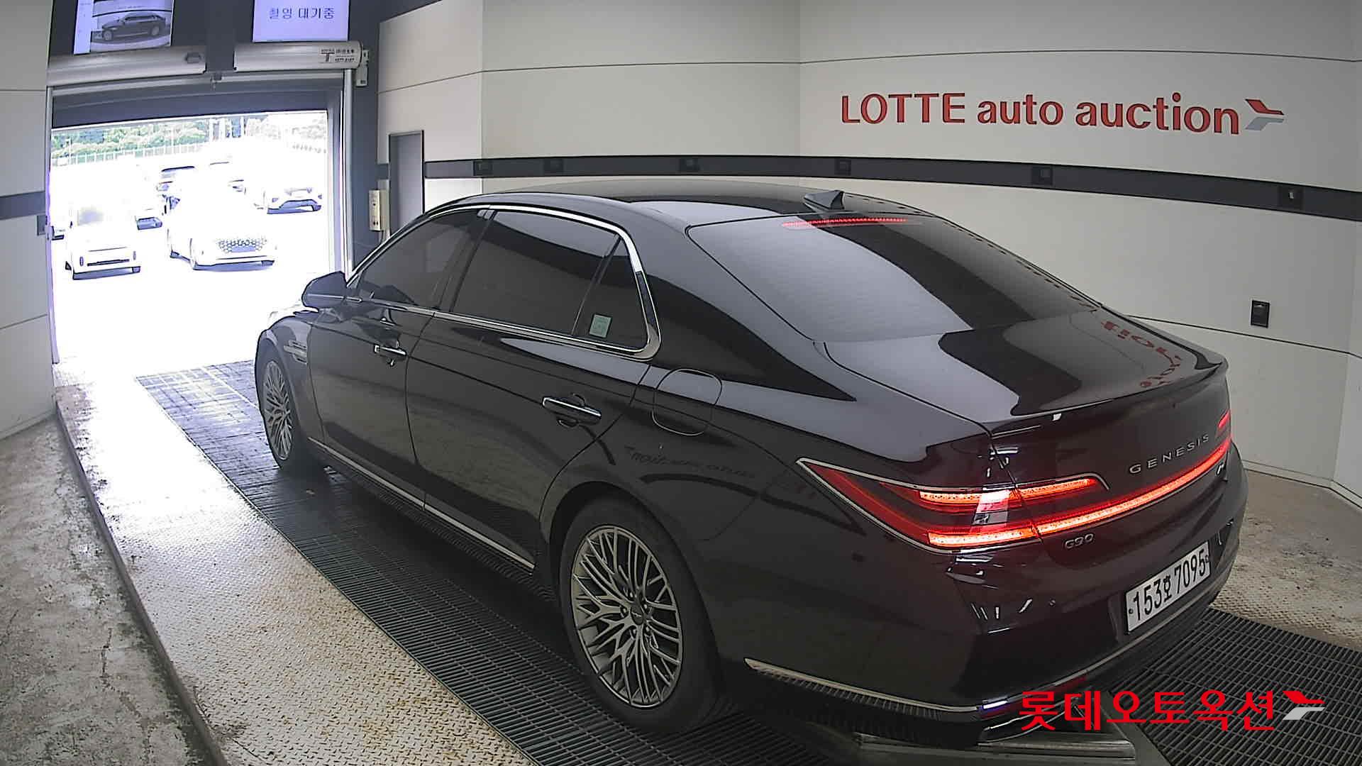 2021 - genesis g90