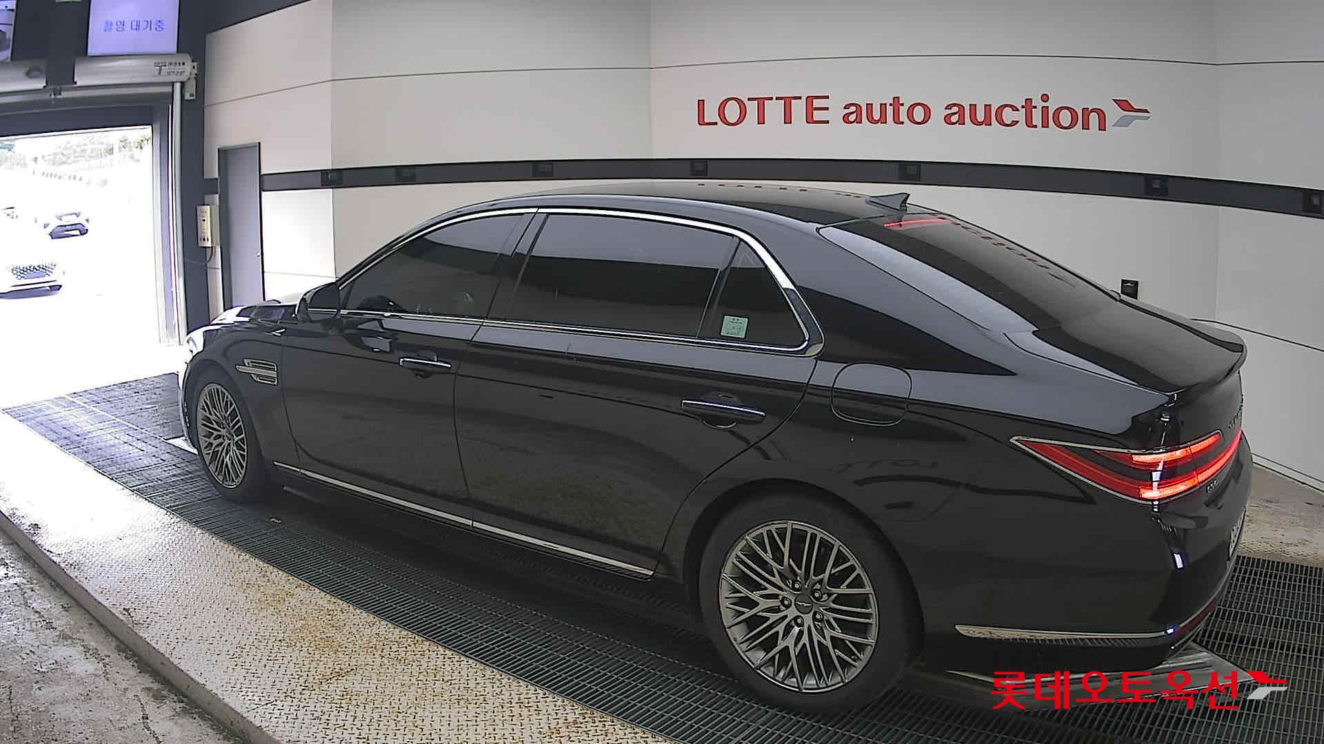2021 - genesis g90