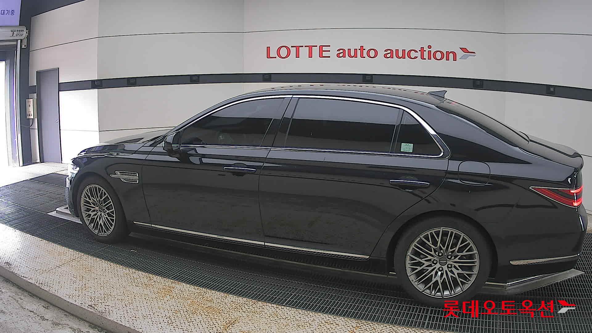 2021 - genesis g90