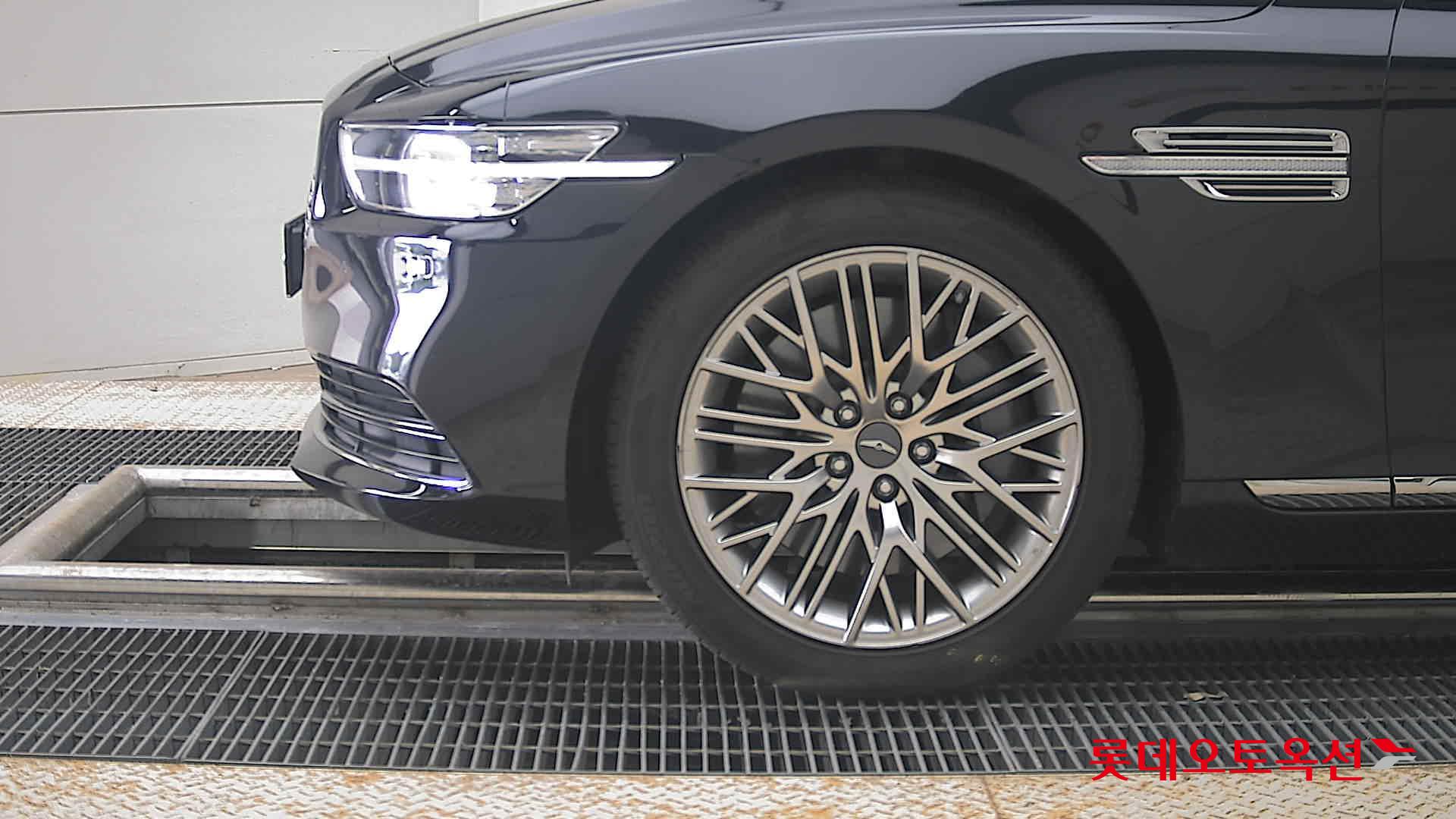 2021 - genesis g90