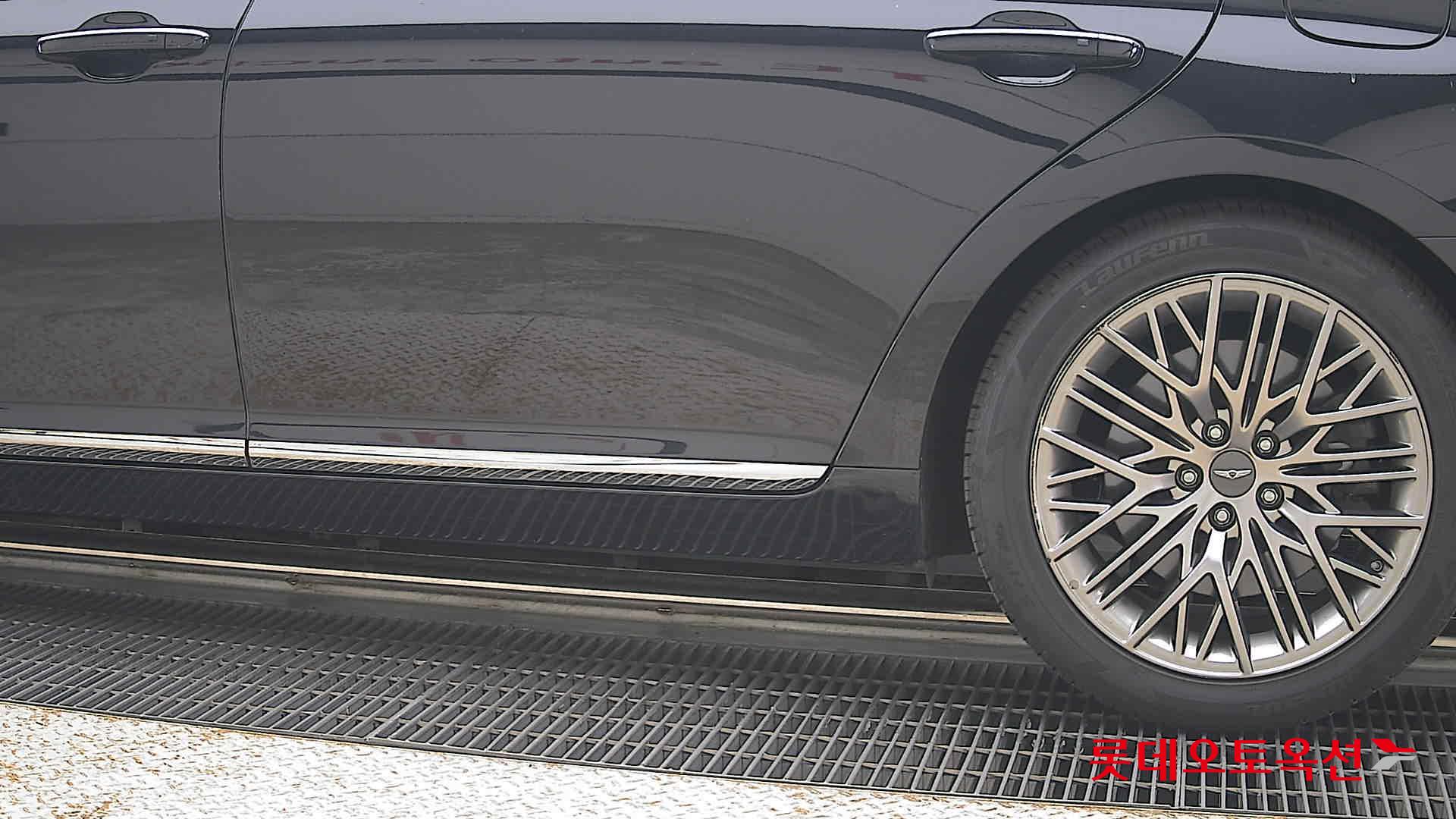 2021 - genesis g90