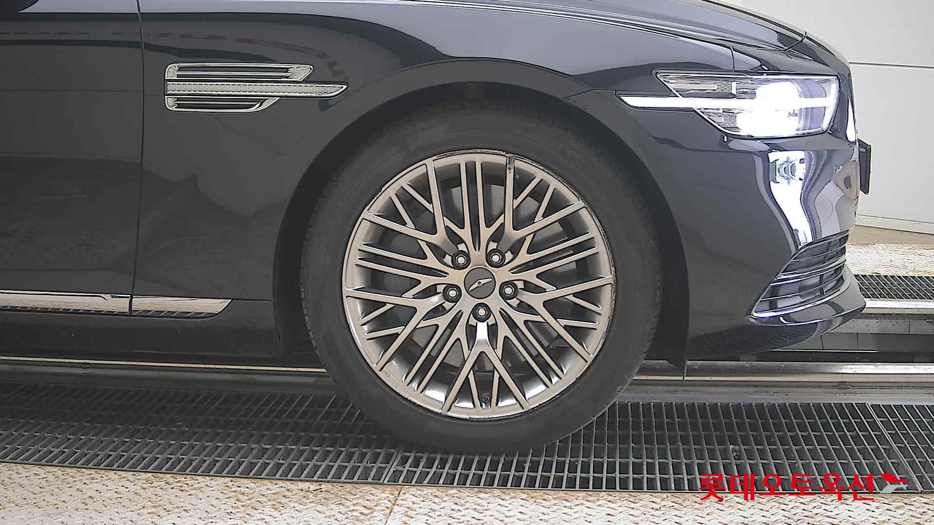 2021 - genesis g90