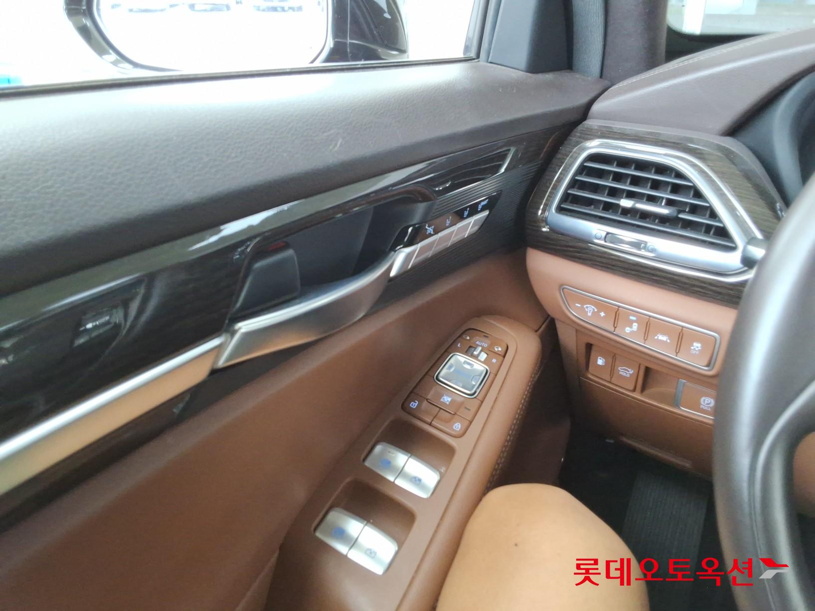 2021 - genesis g90