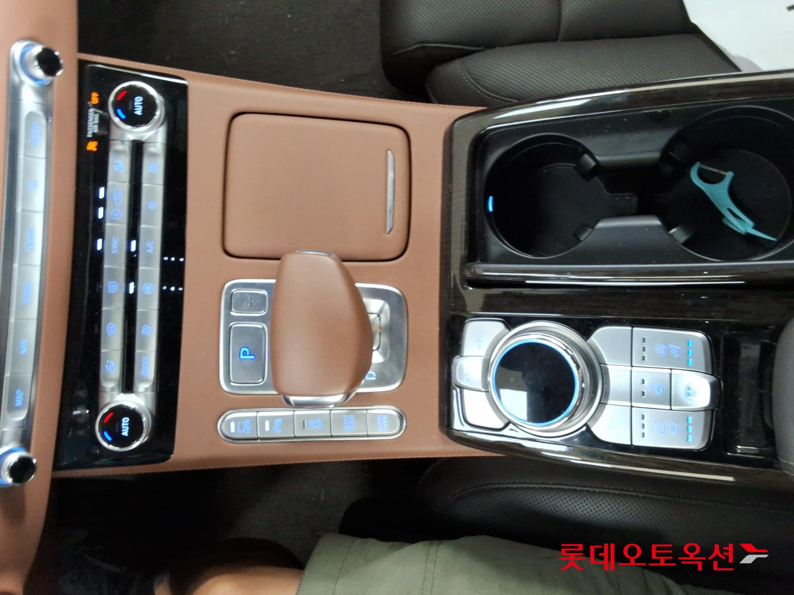 2021 - genesis g90
