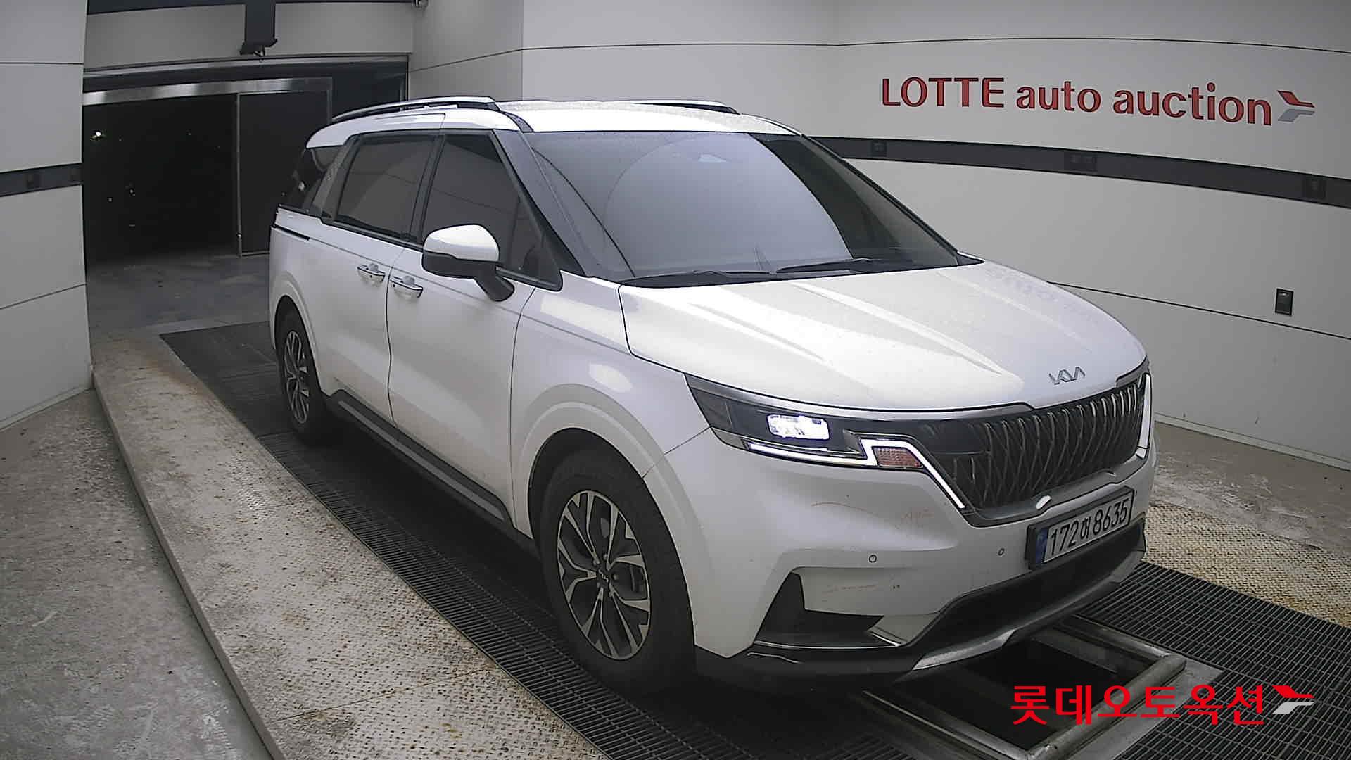 2023 - kia carnival