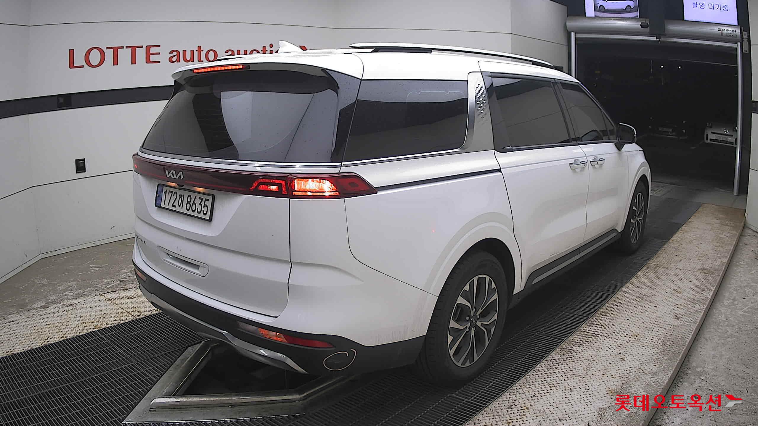 2023 - kia carnival