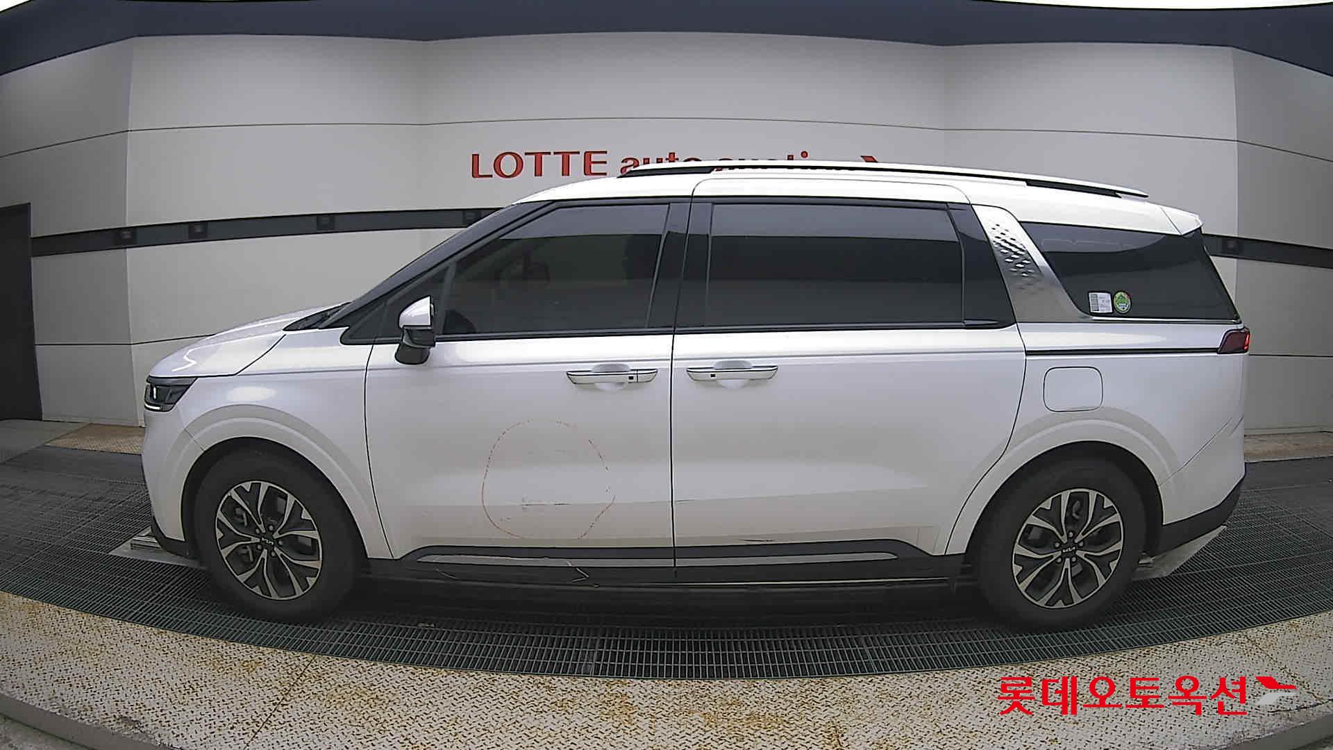 2023 - kia carnival