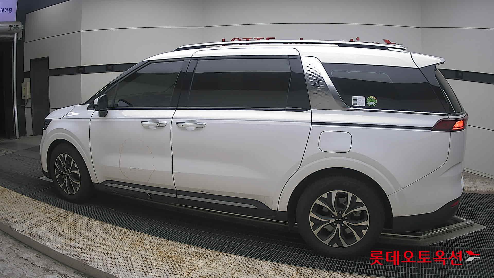 2023 - kia carnival