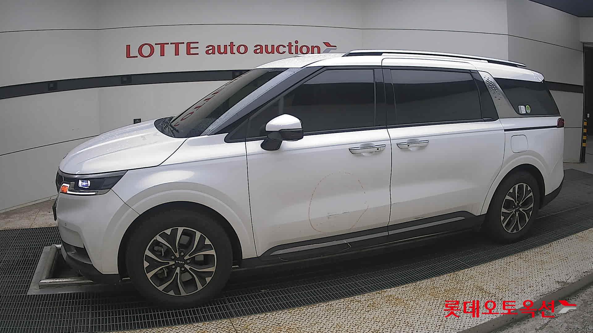 2023 - kia carnival
