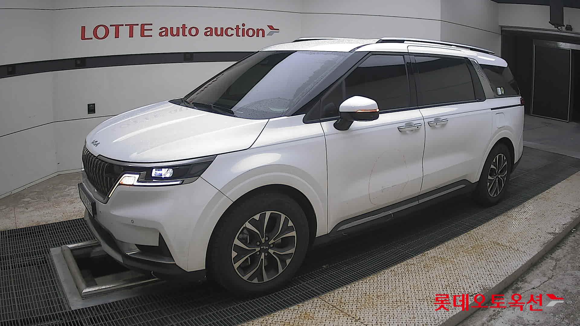2023 - kia carnival