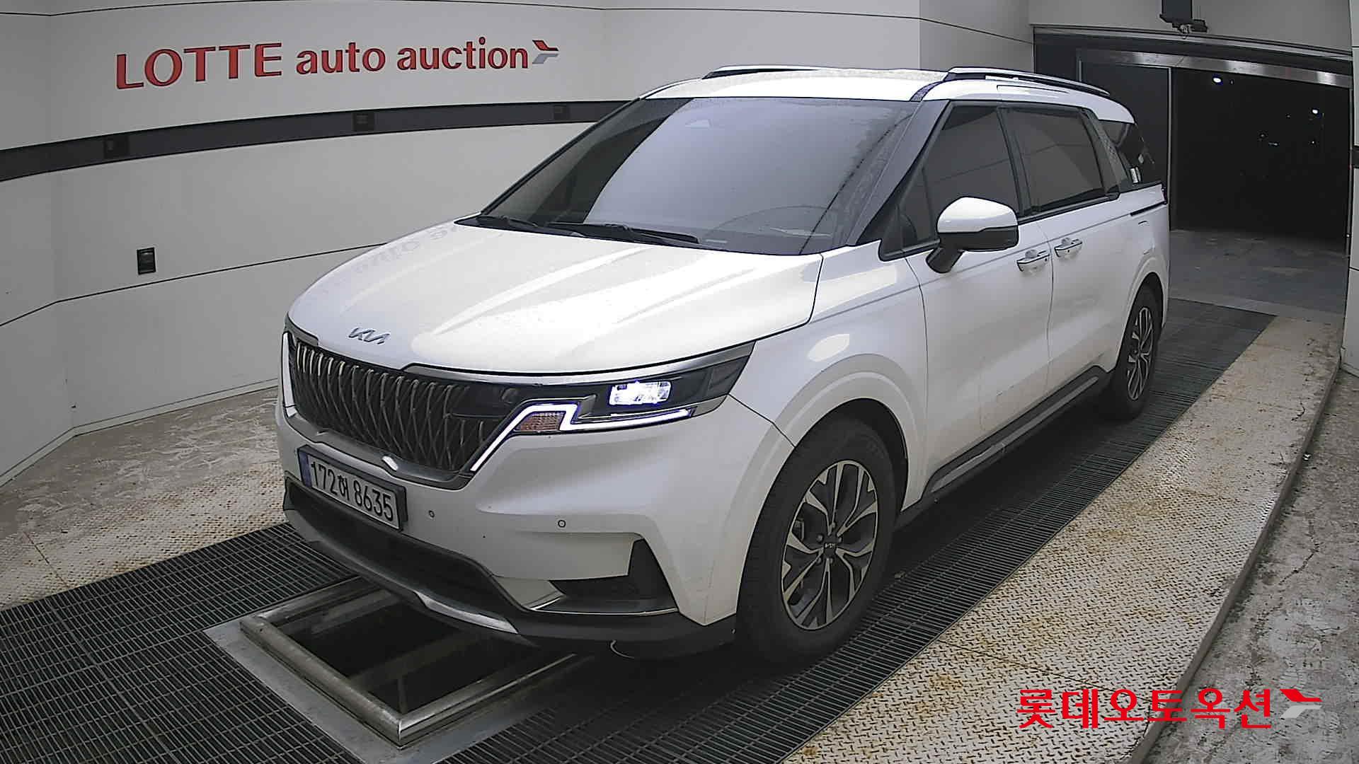 2023 - kia carnival