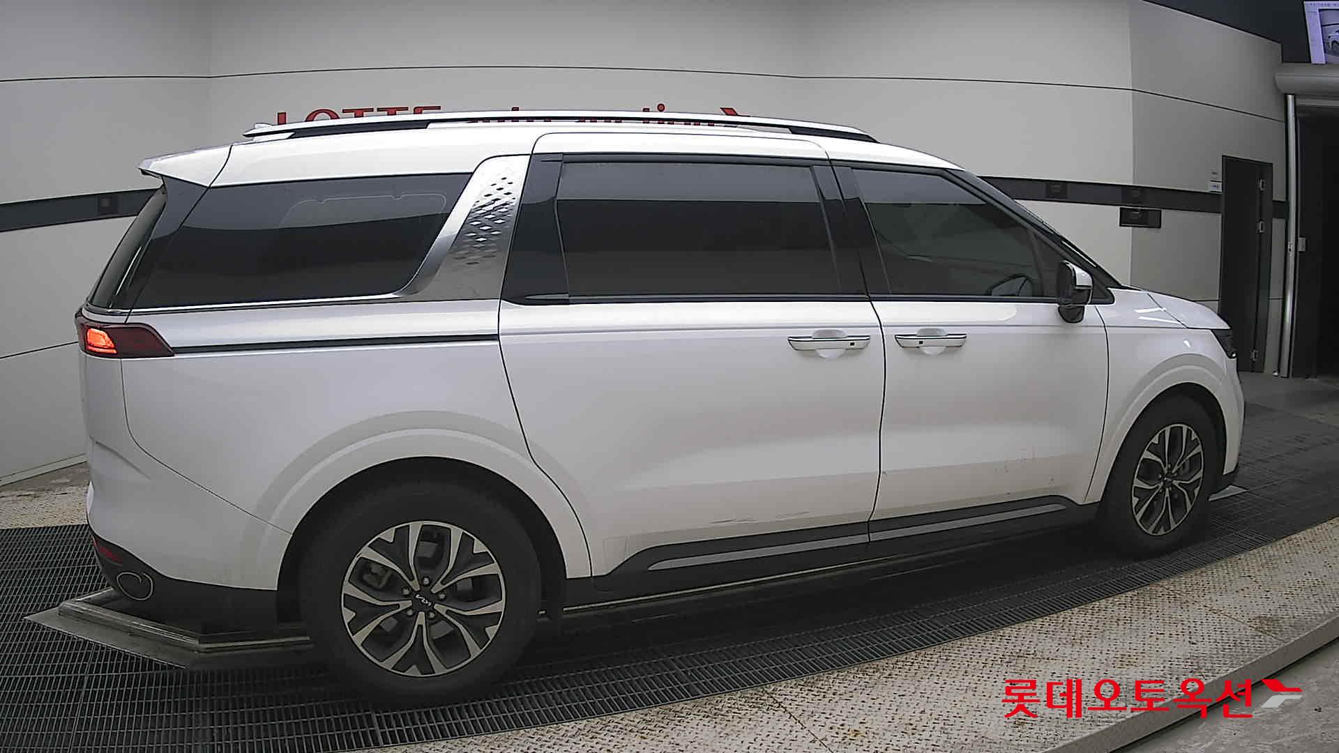 2023 - kia carnival