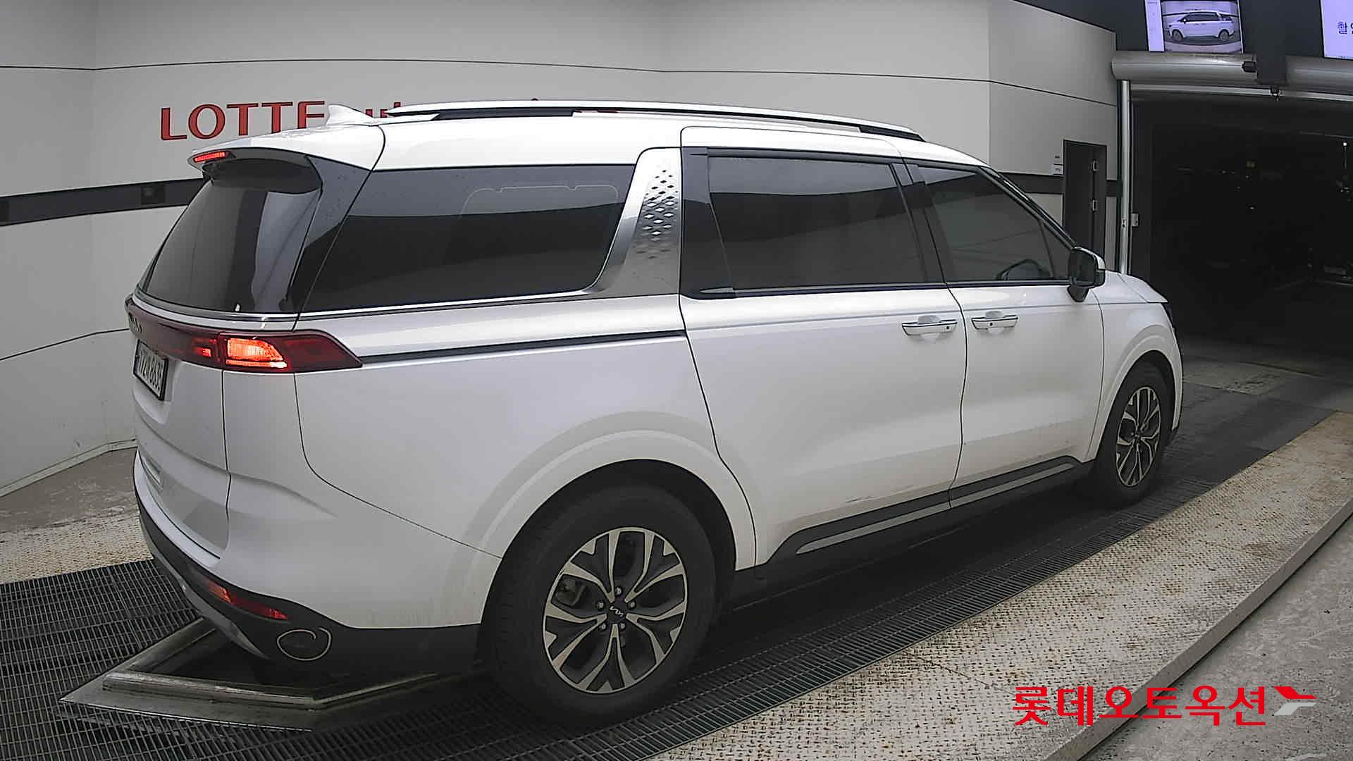 2023 - kia carnival