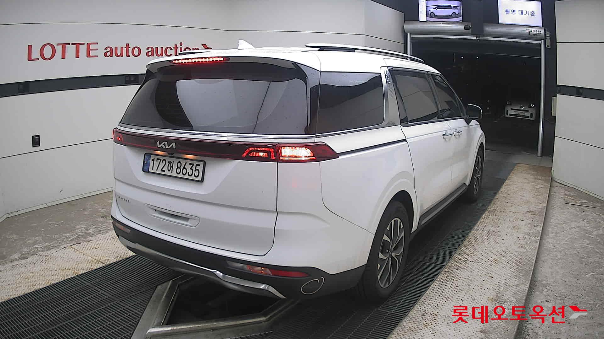 2023 - kia carnival