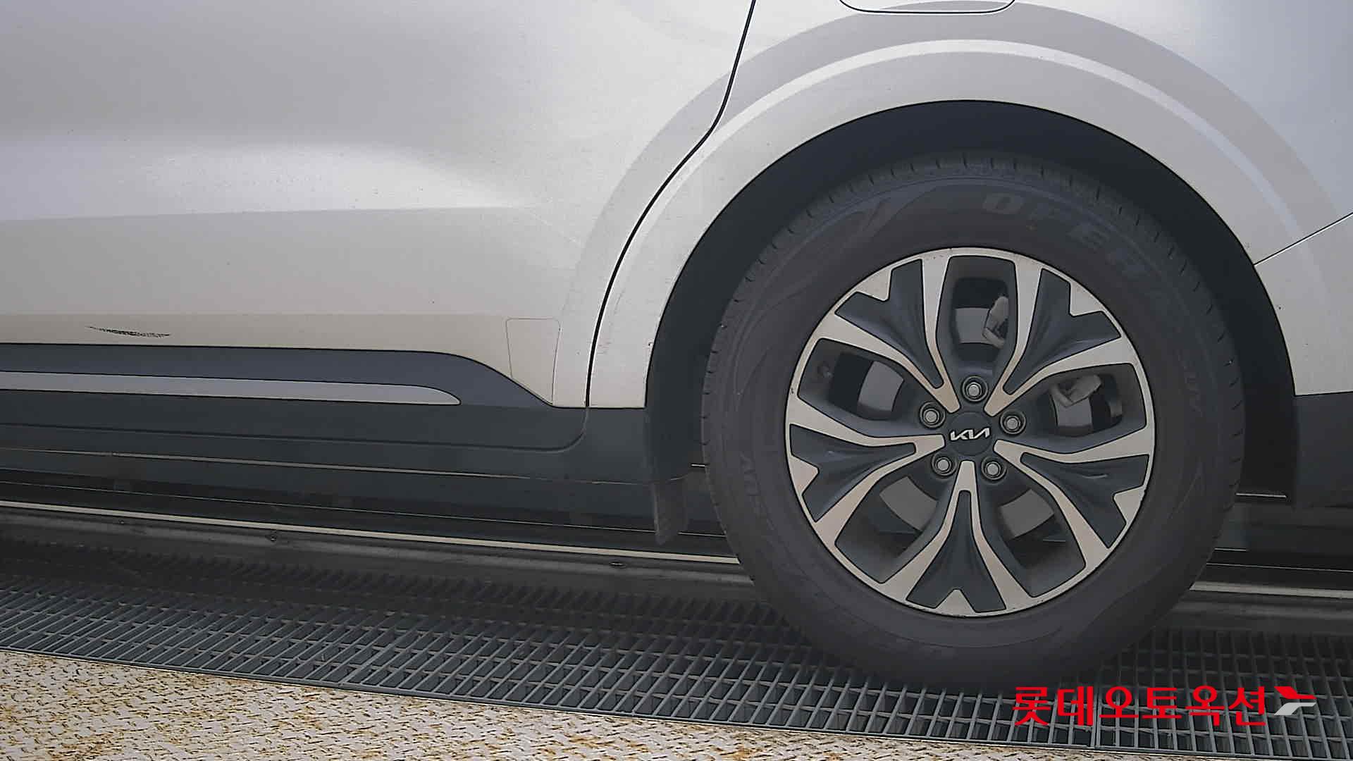 2023 - kia carnival