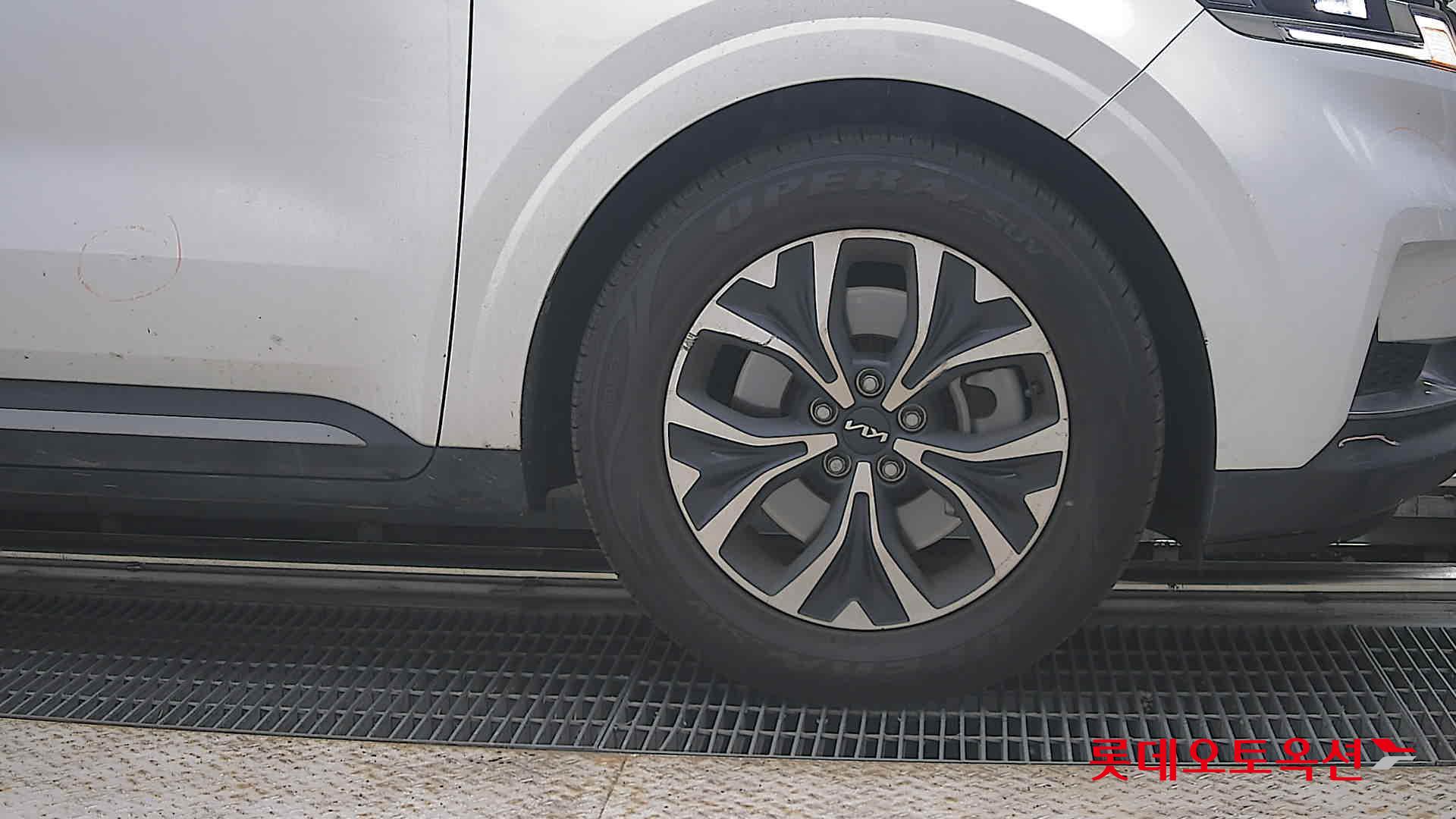 2023 - kia carnival