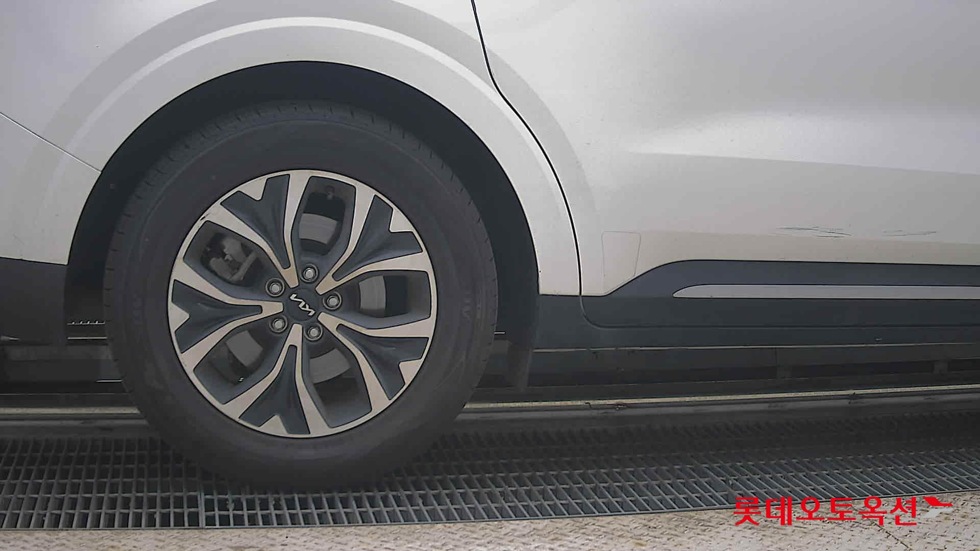 2023 - kia carnival