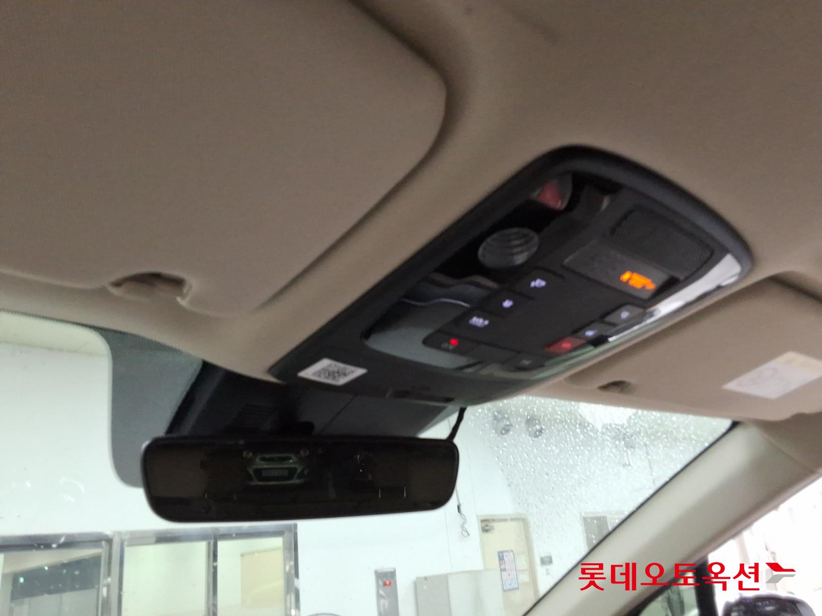 2023 - kia carnival